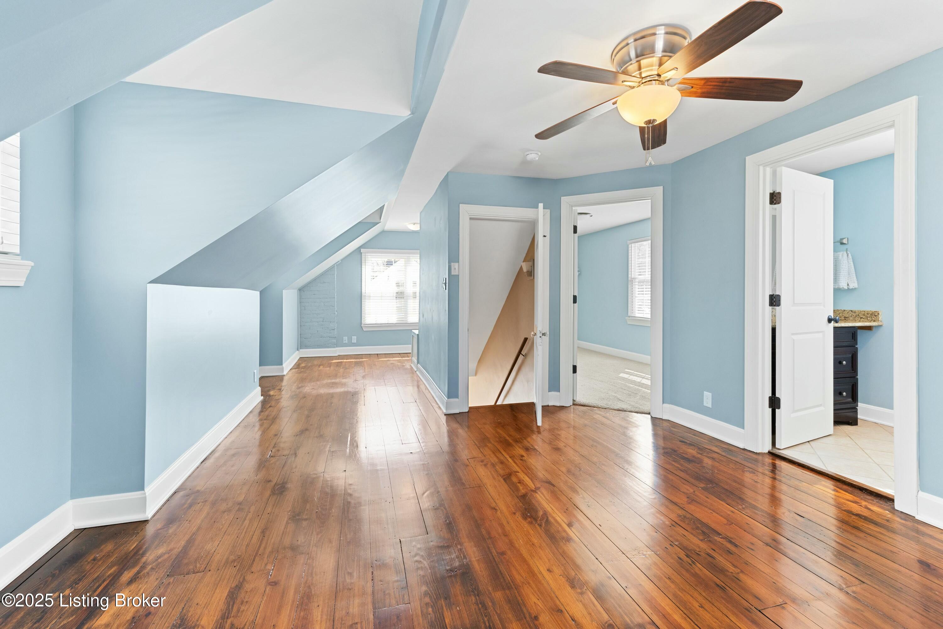 3122 Bobolink Rd
