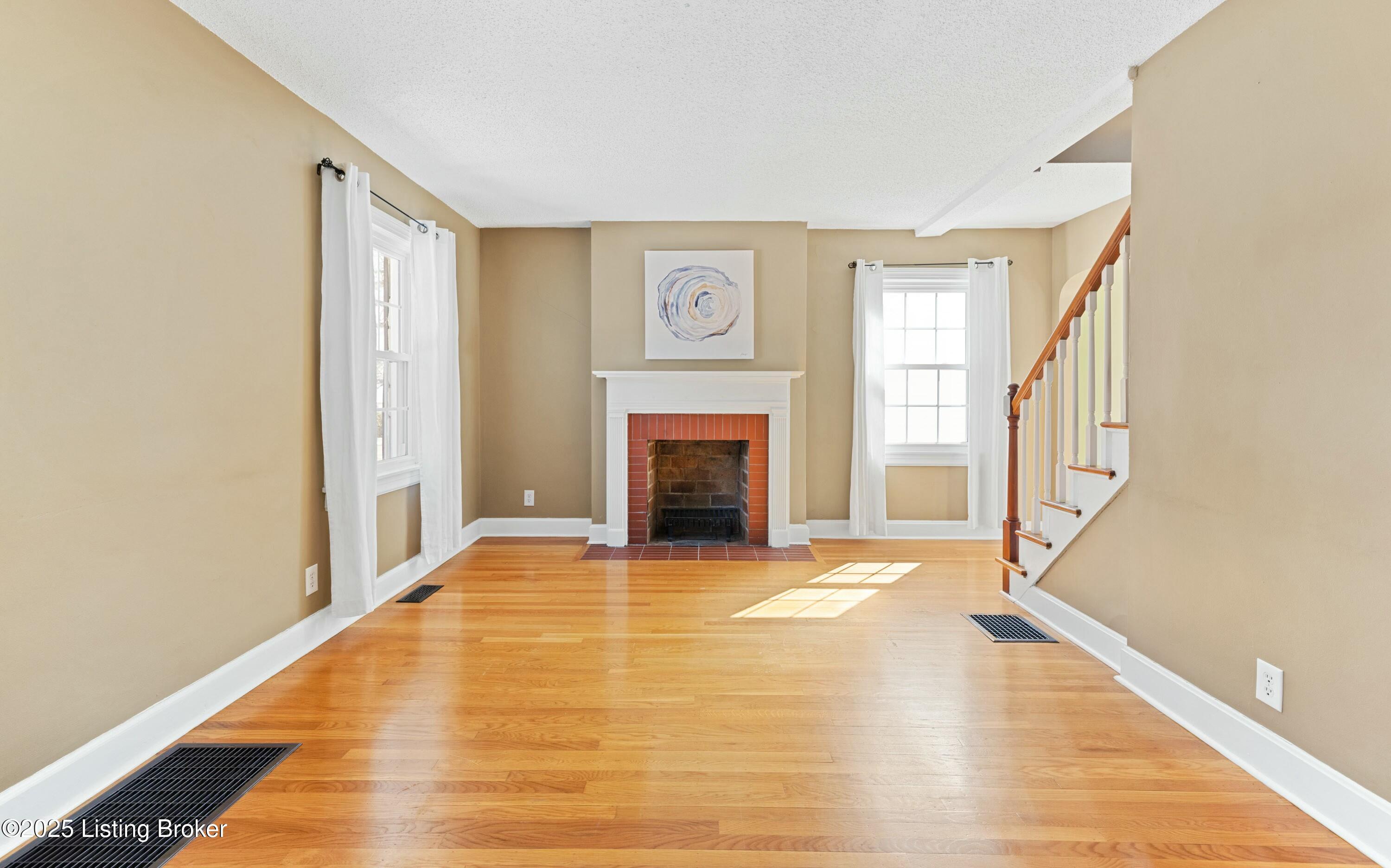 3122 Bobolink Rd