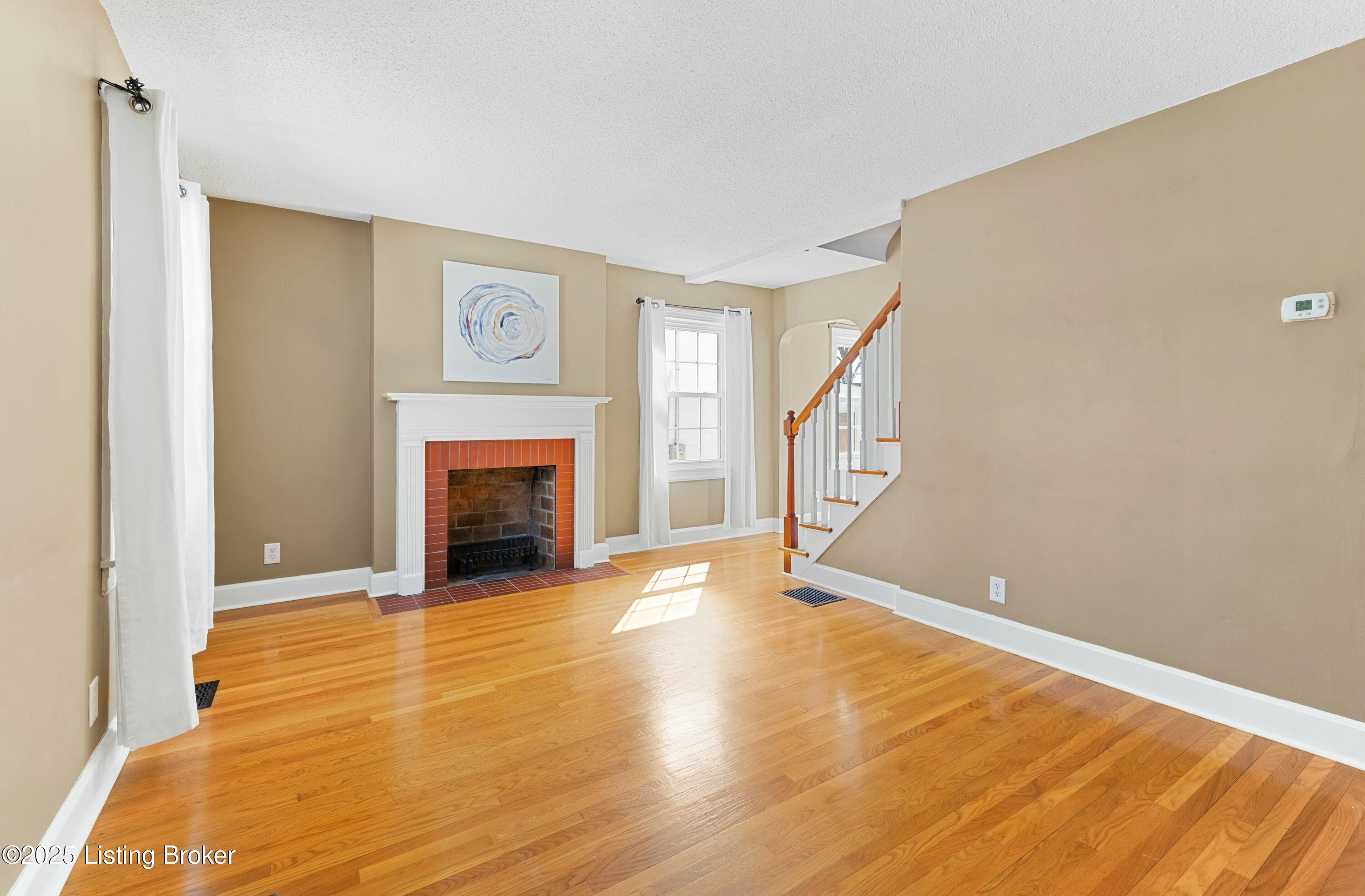 3122 Bobolink Rd