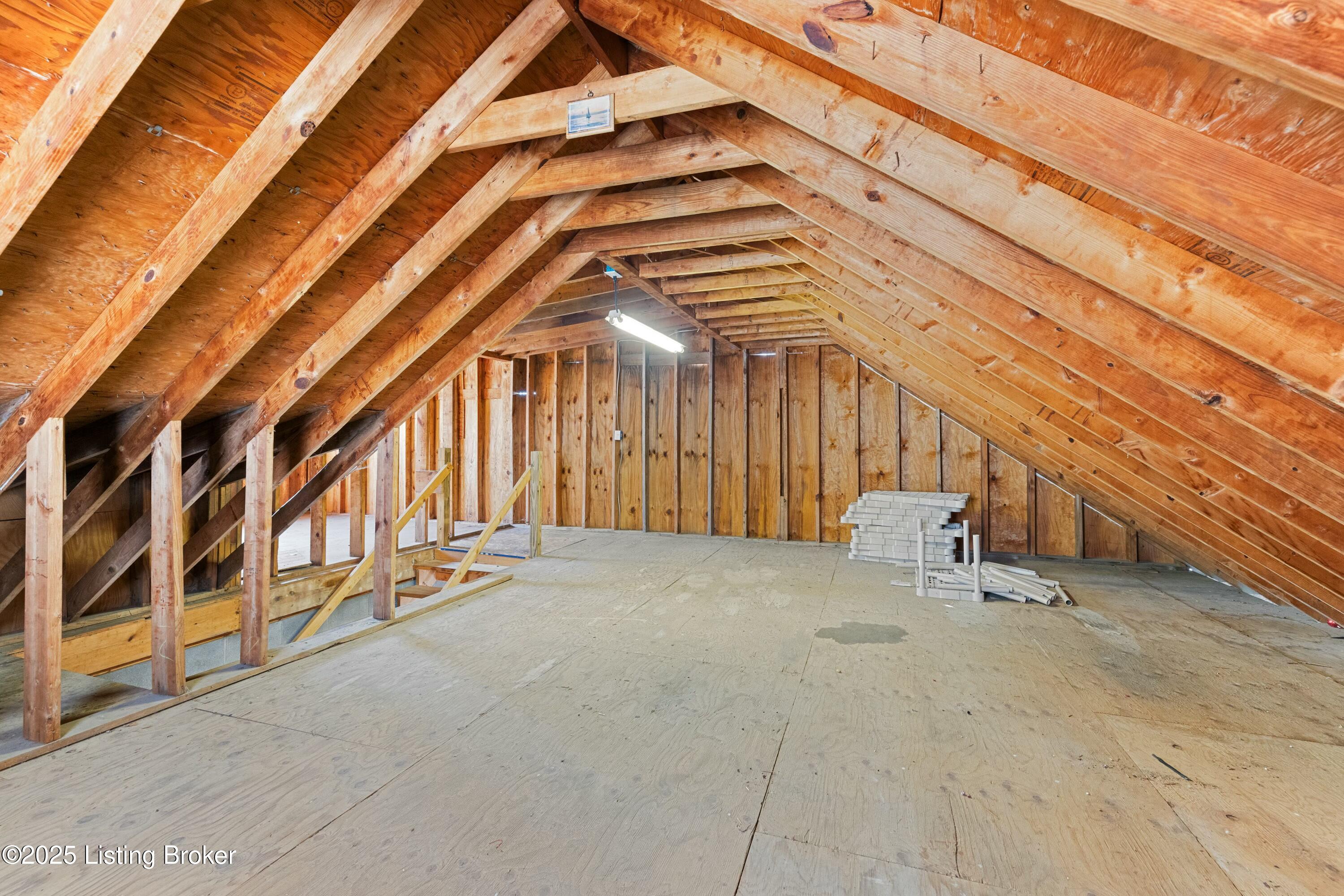 3122 Bobolink Rd