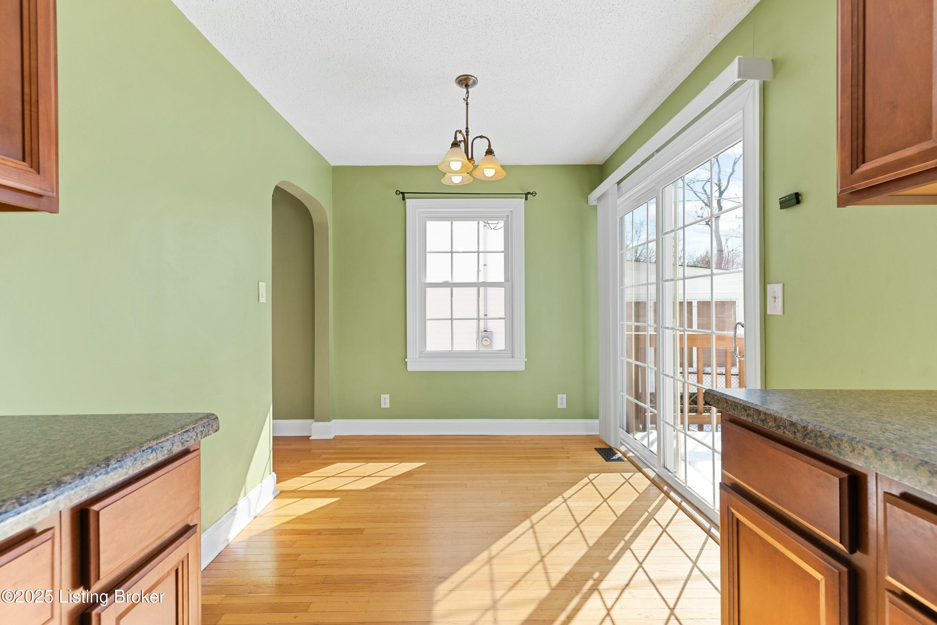 3122 Bobolink Rd