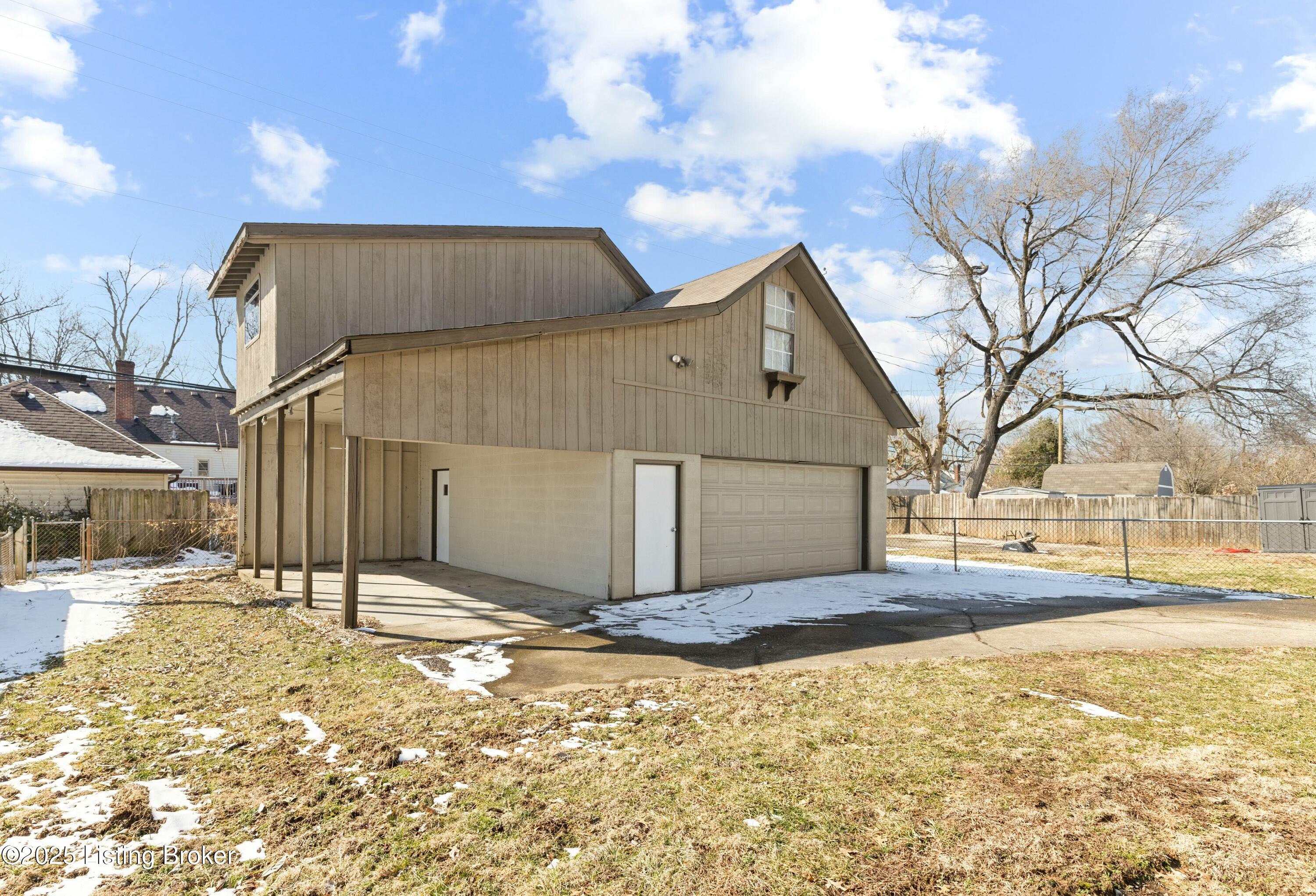 3122 Bobolink Rd