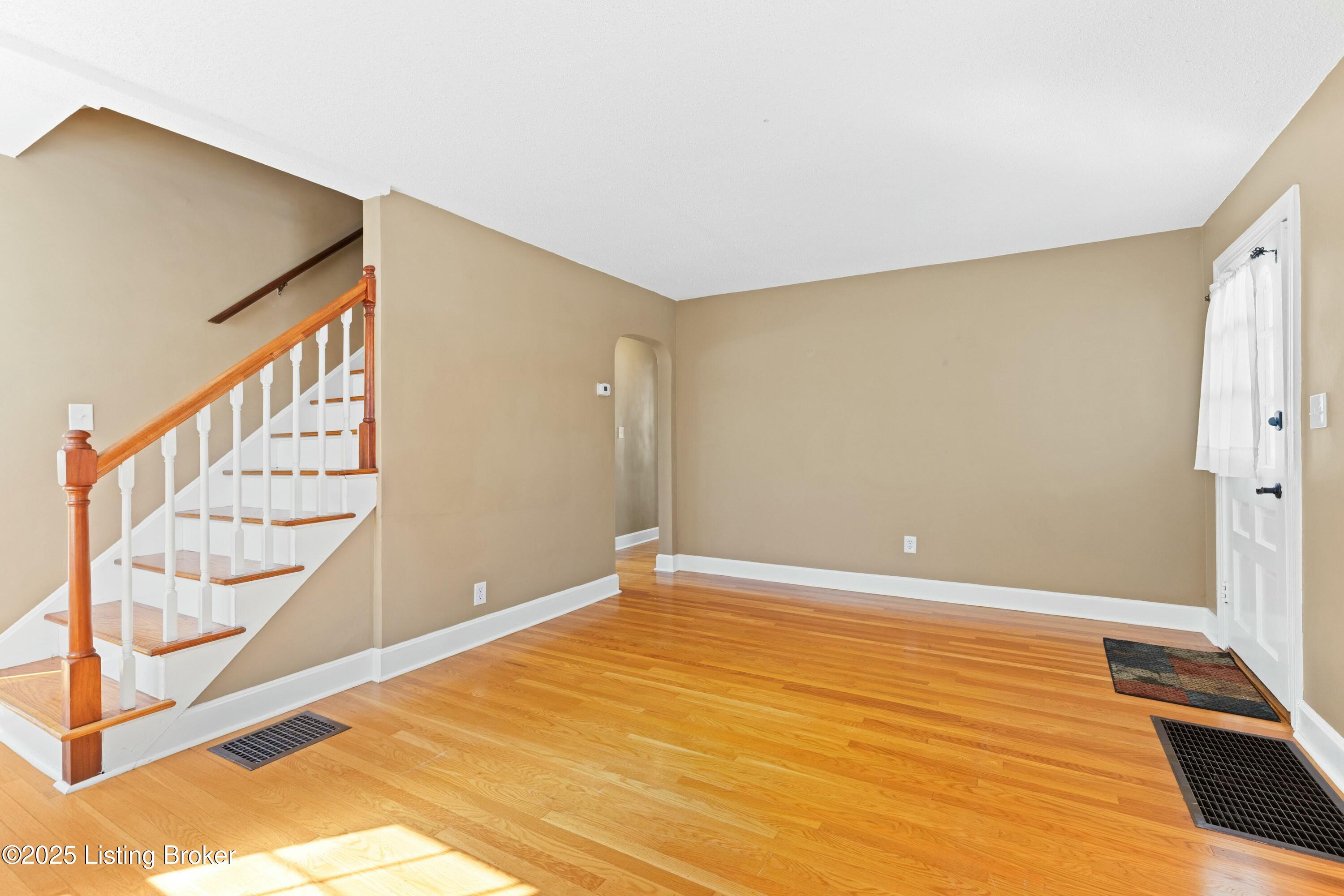 3122 Bobolink Rd