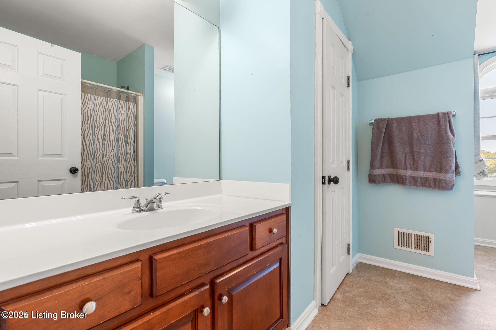 415 Oak Ridge Dr