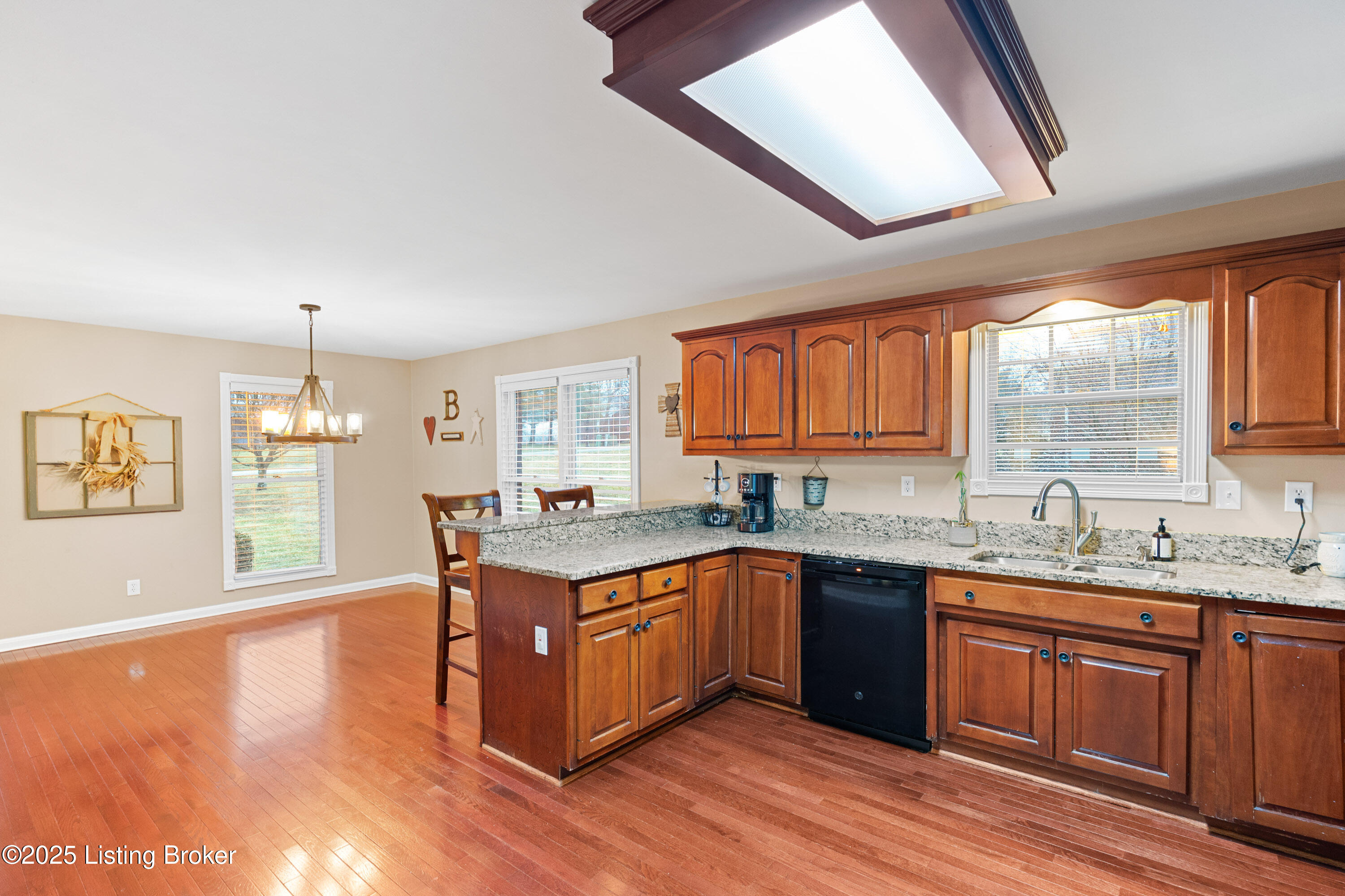 415 Oak Ridge Dr