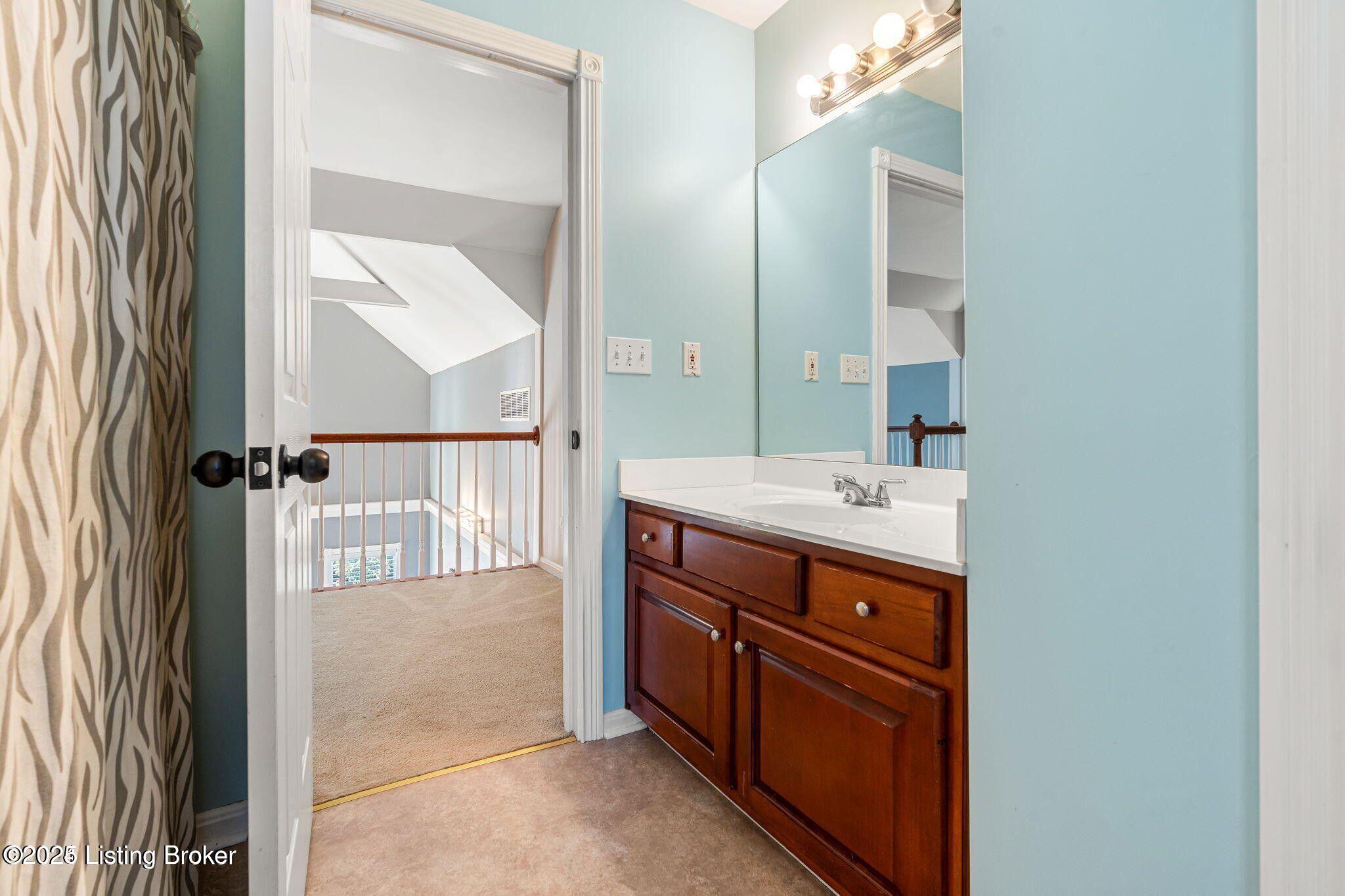 415 Oak Ridge Dr