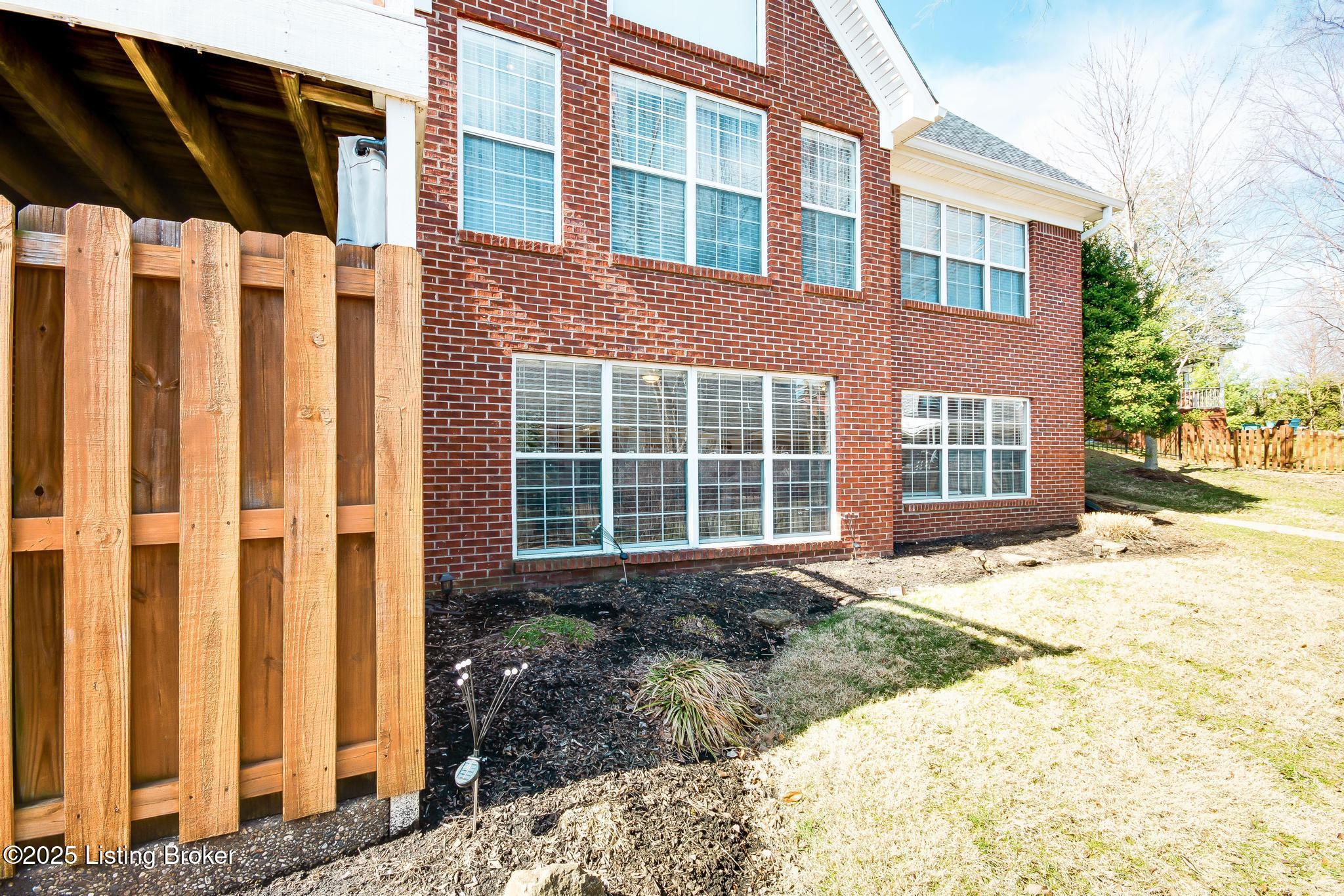 13805 Lakemont Ct