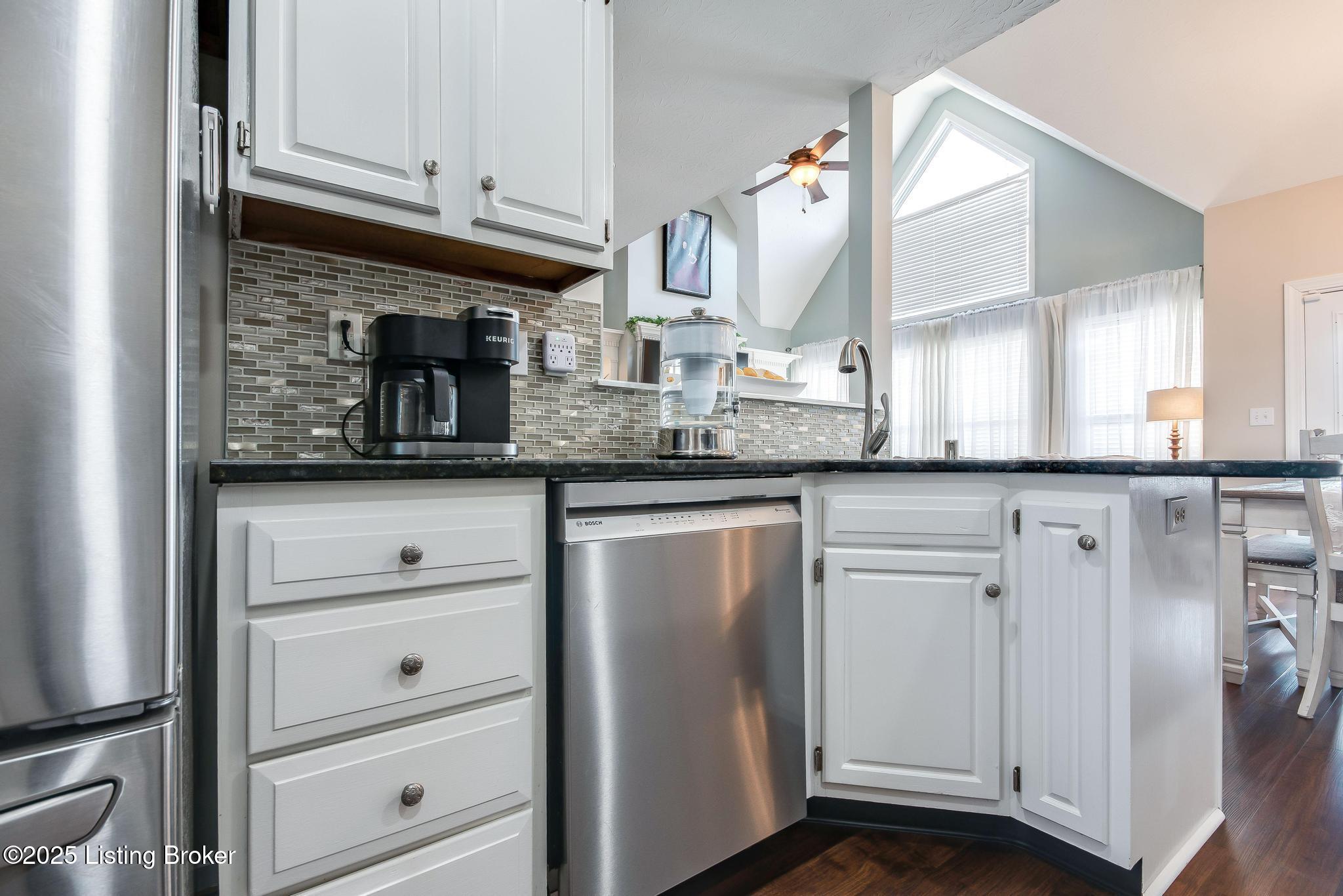 13805 Lakemont Ct