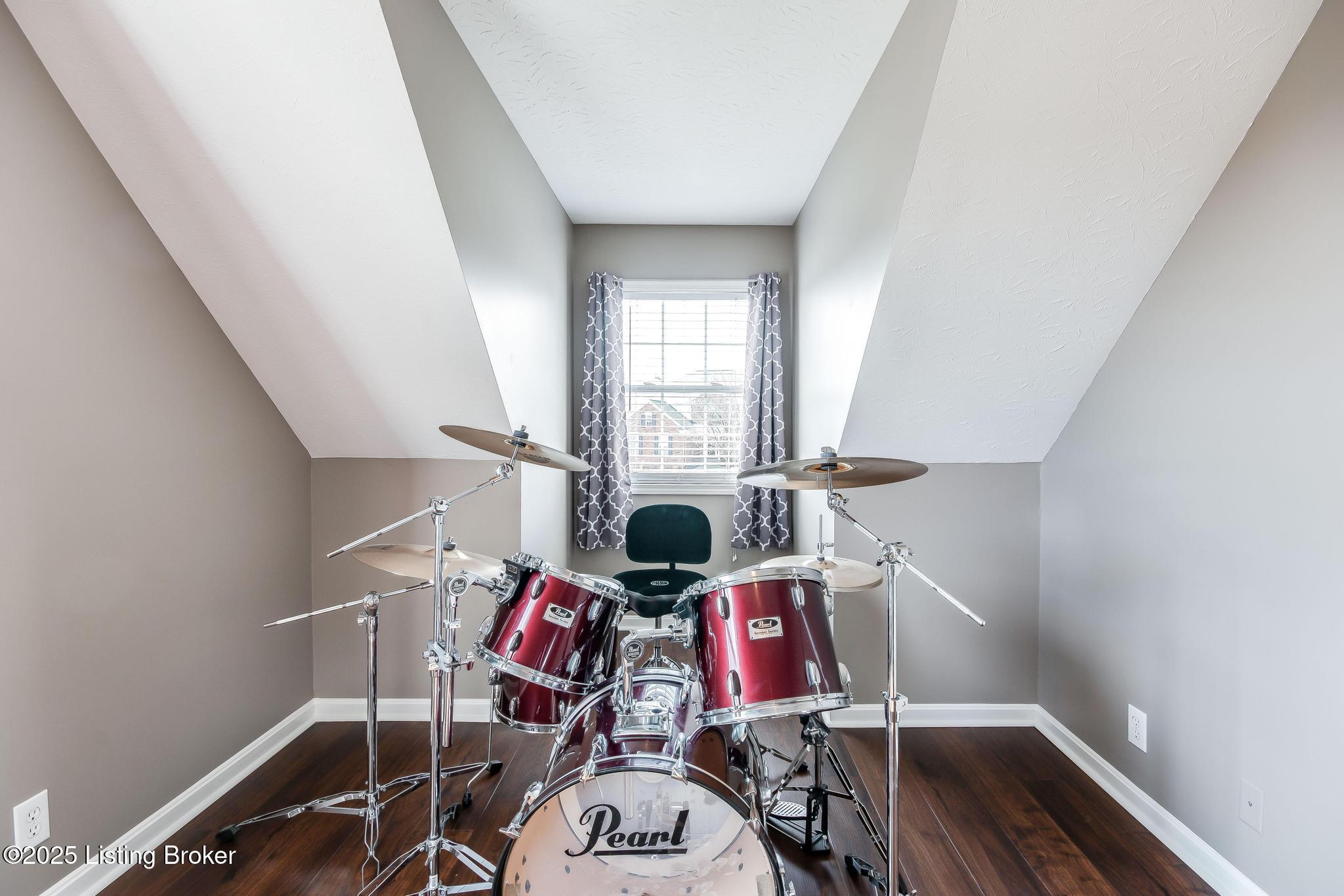 13805 Lakemont Ct