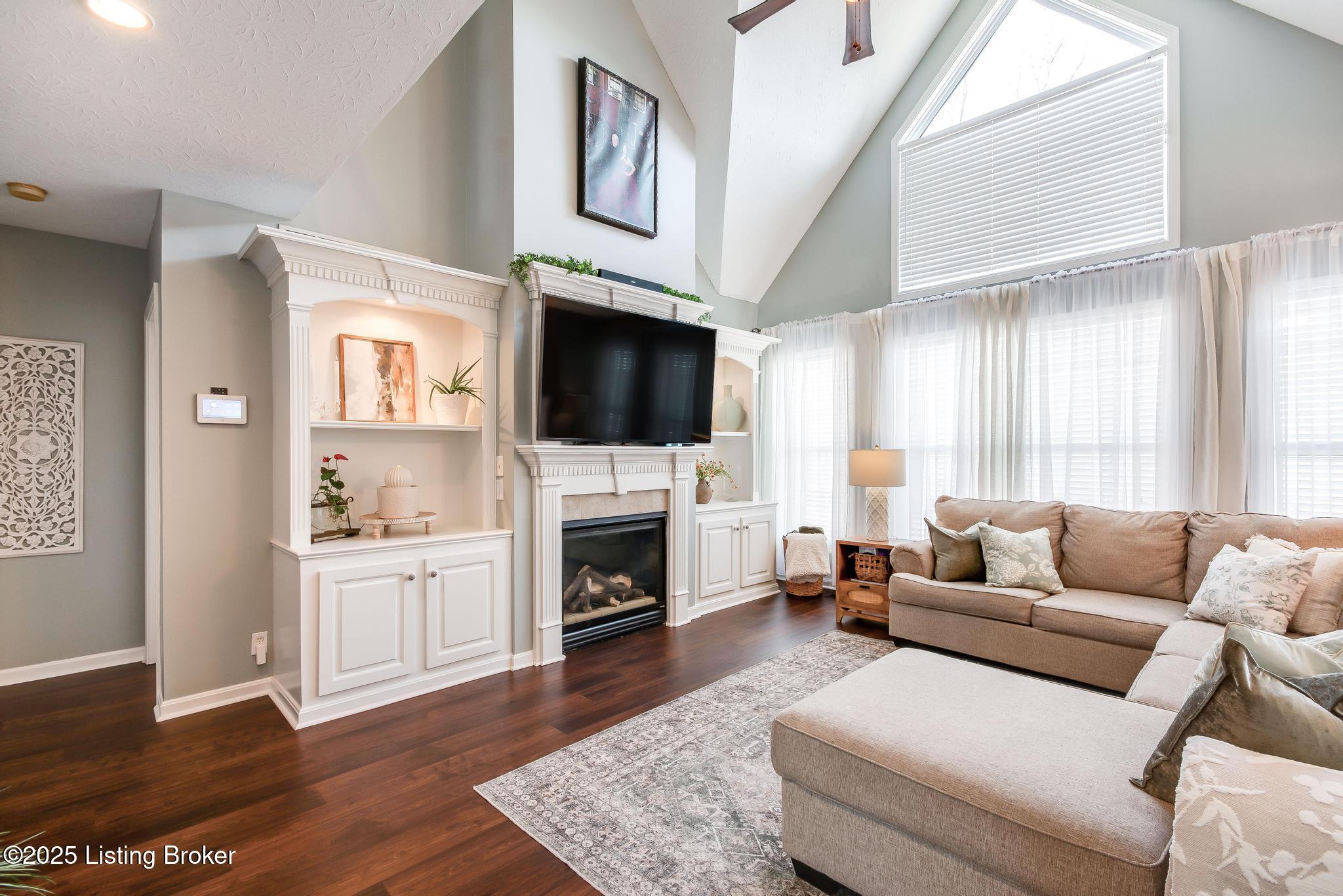13805 Lakemont Ct