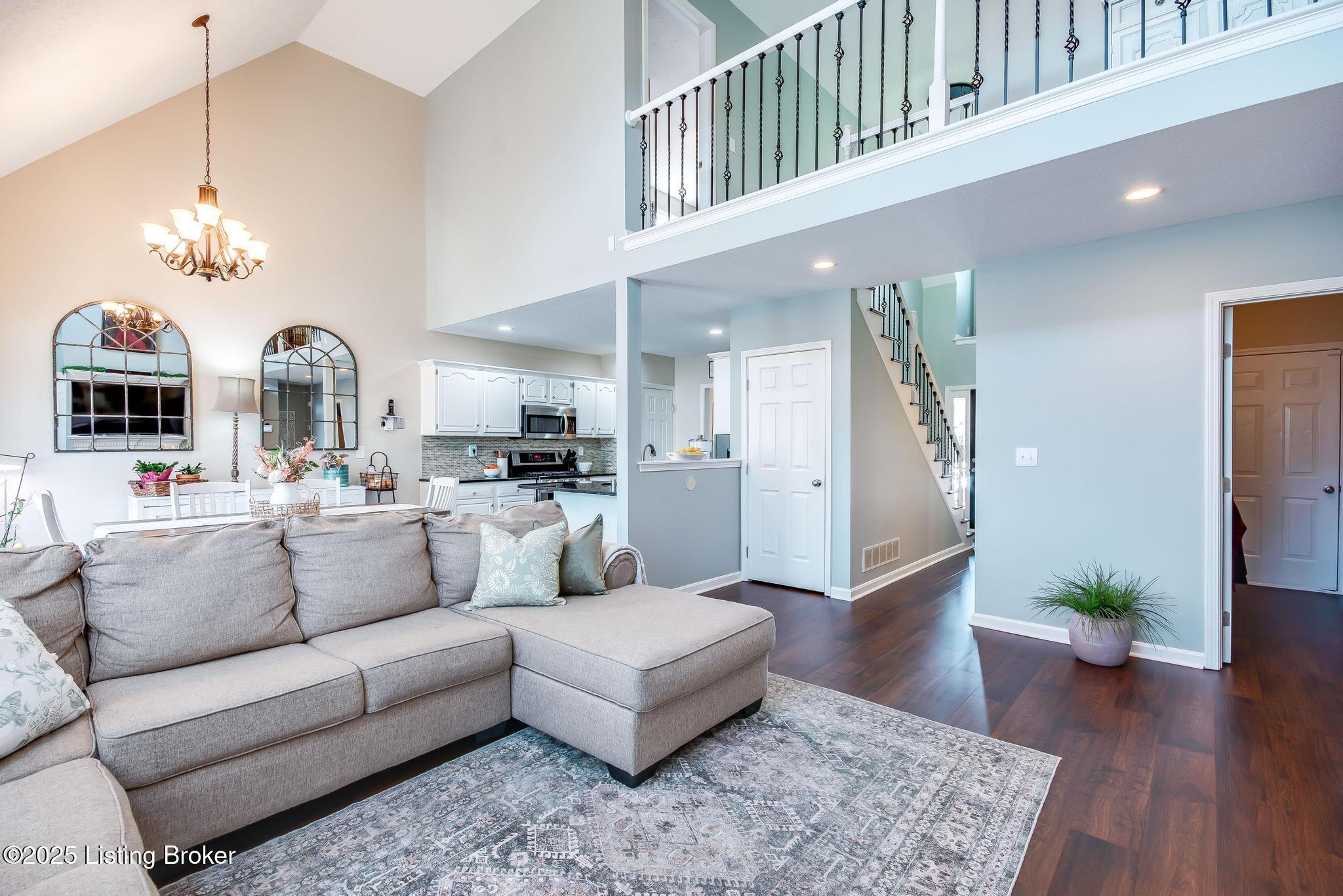 13805 Lakemont Ct
