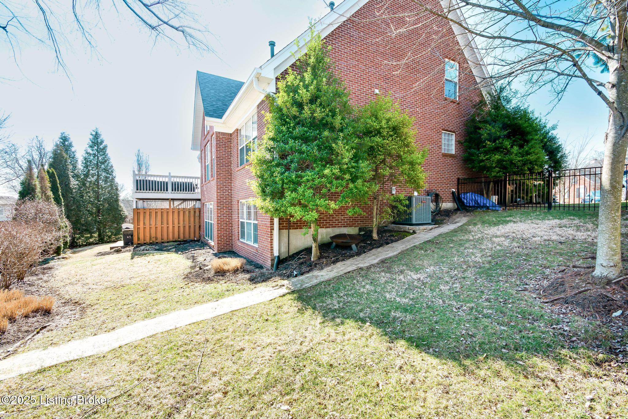13805 Lakemont Ct