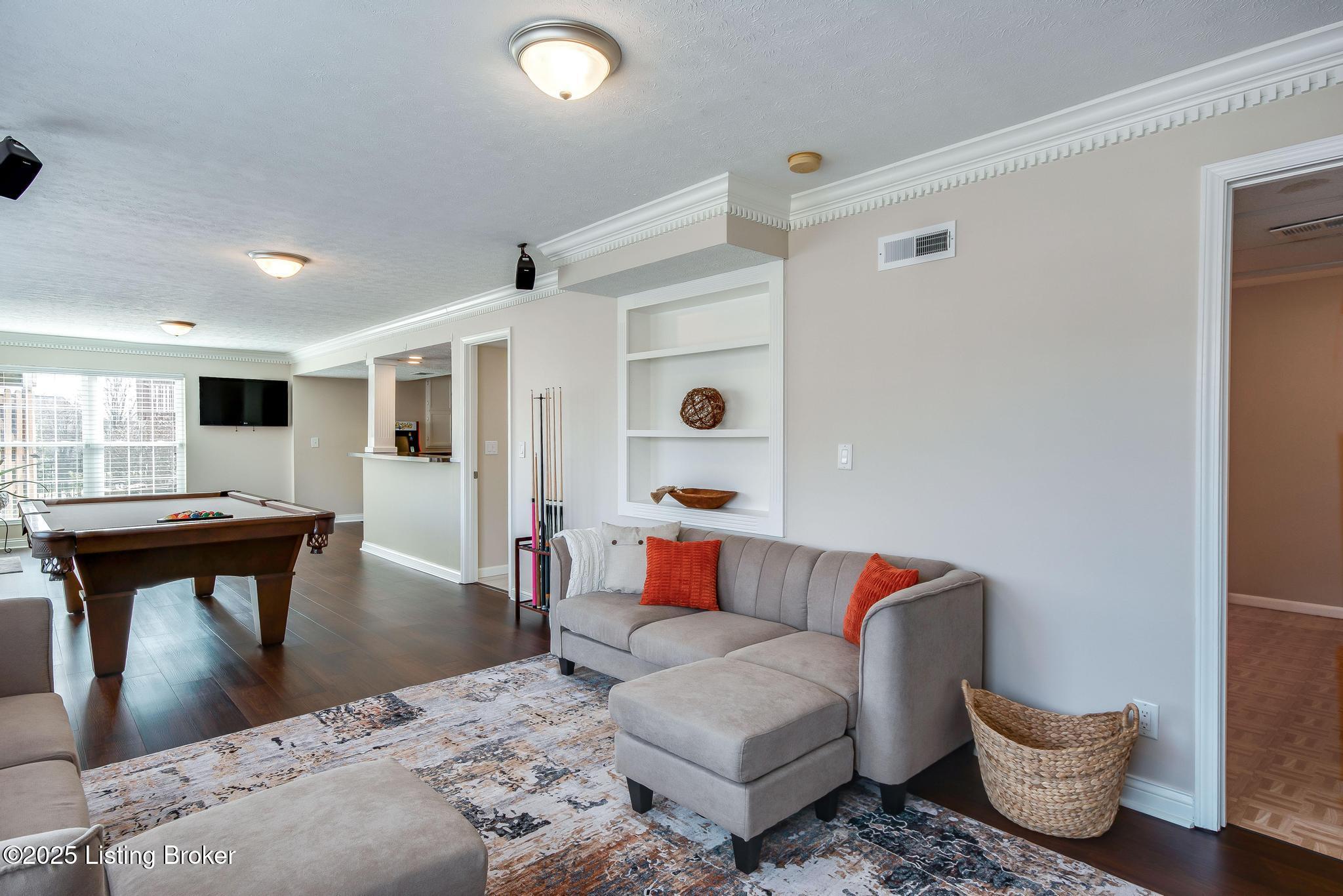 13805 Lakemont Ct