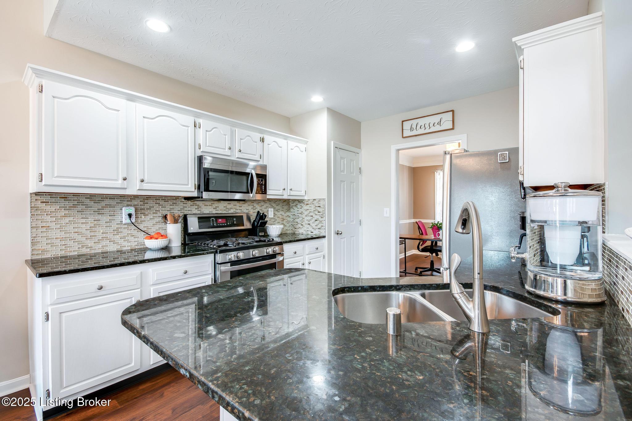 13805 Lakemont Ct