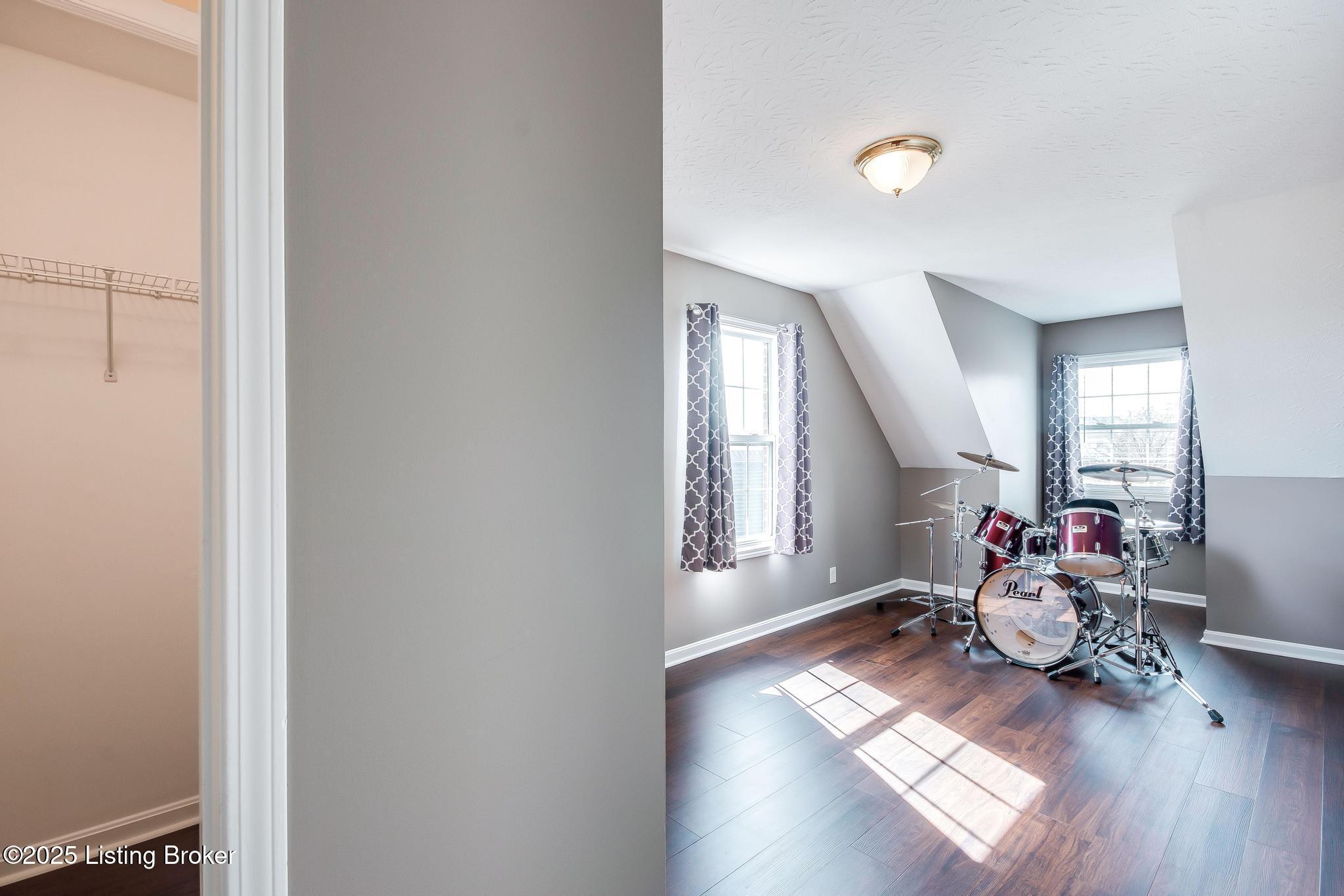 13805 Lakemont Ct