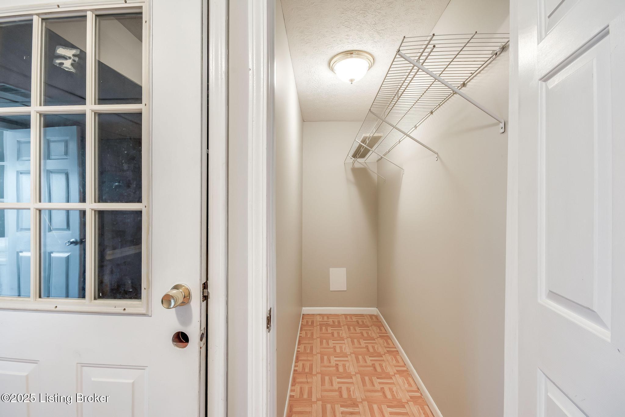 13805 Lakemont Ct