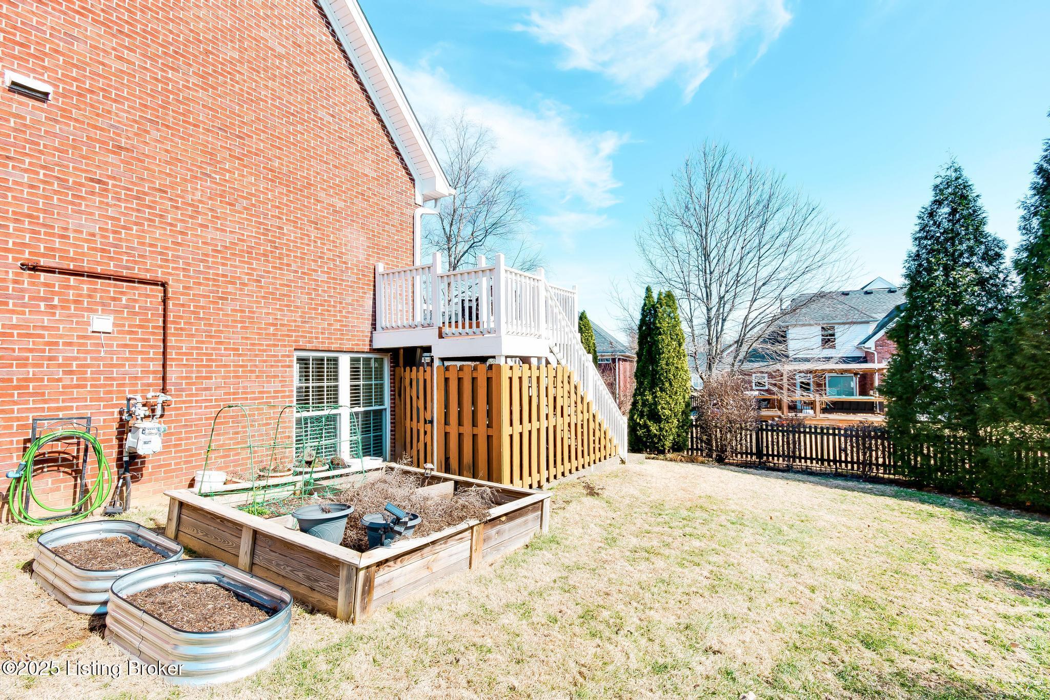 13805 Lakemont Ct
