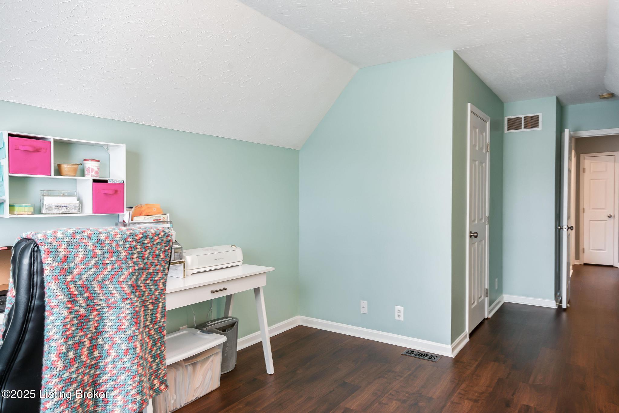 13805 Lakemont Ct