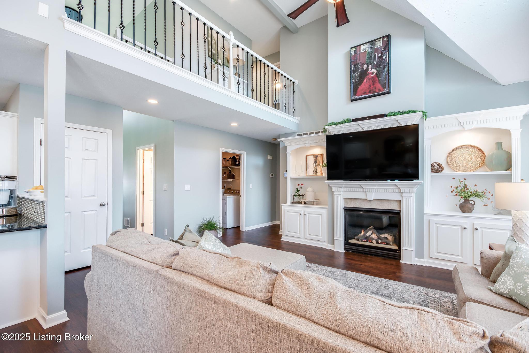 13805 Lakemont Ct
