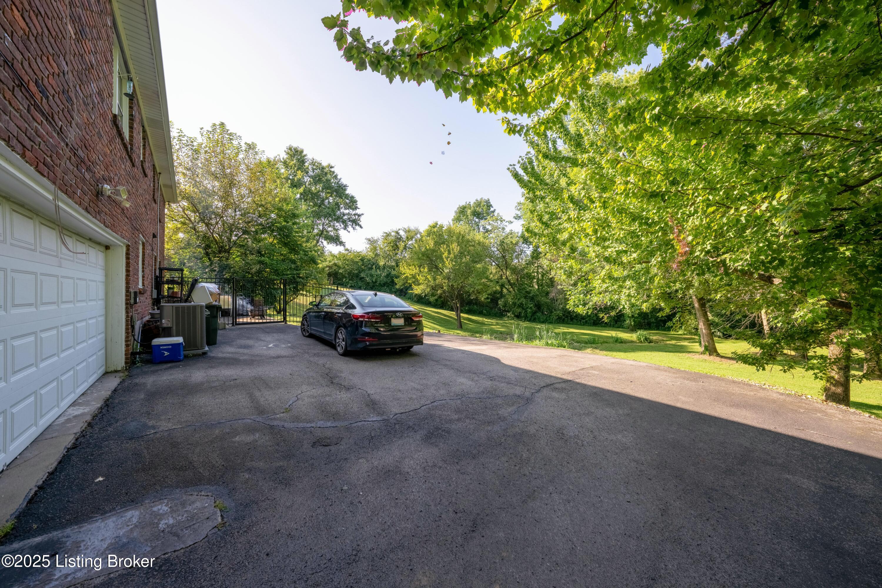 3407 Hillsboro Rd