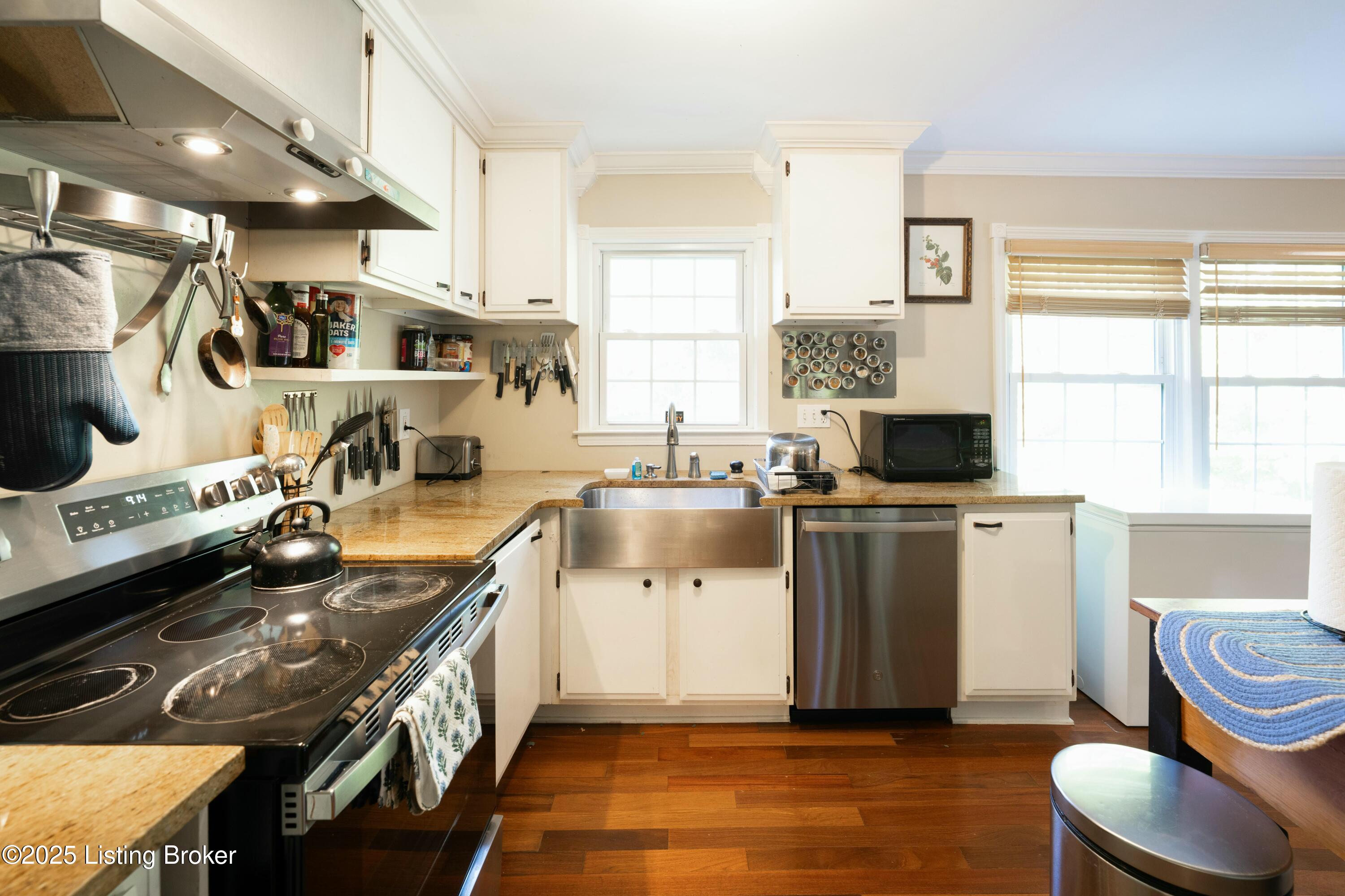3407 Hillsboro Rd