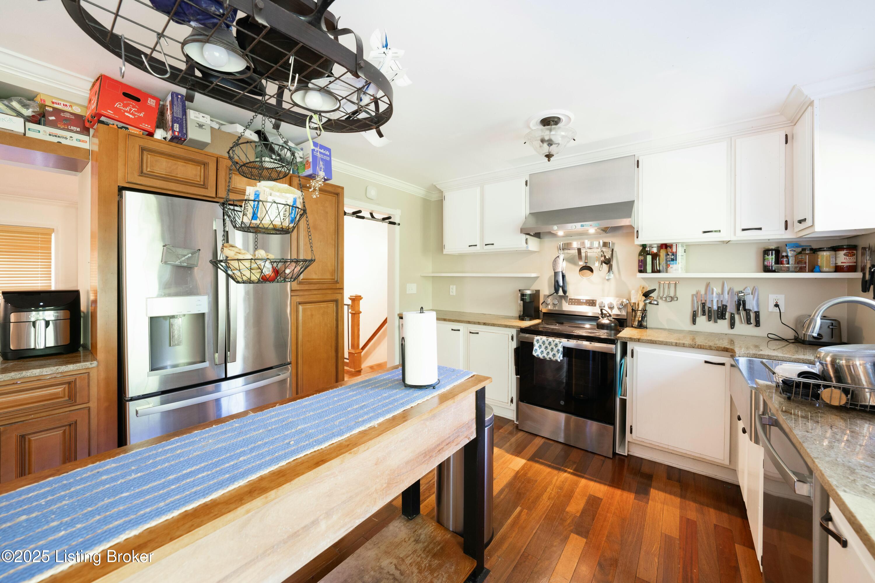 3407 Hillsboro Rd