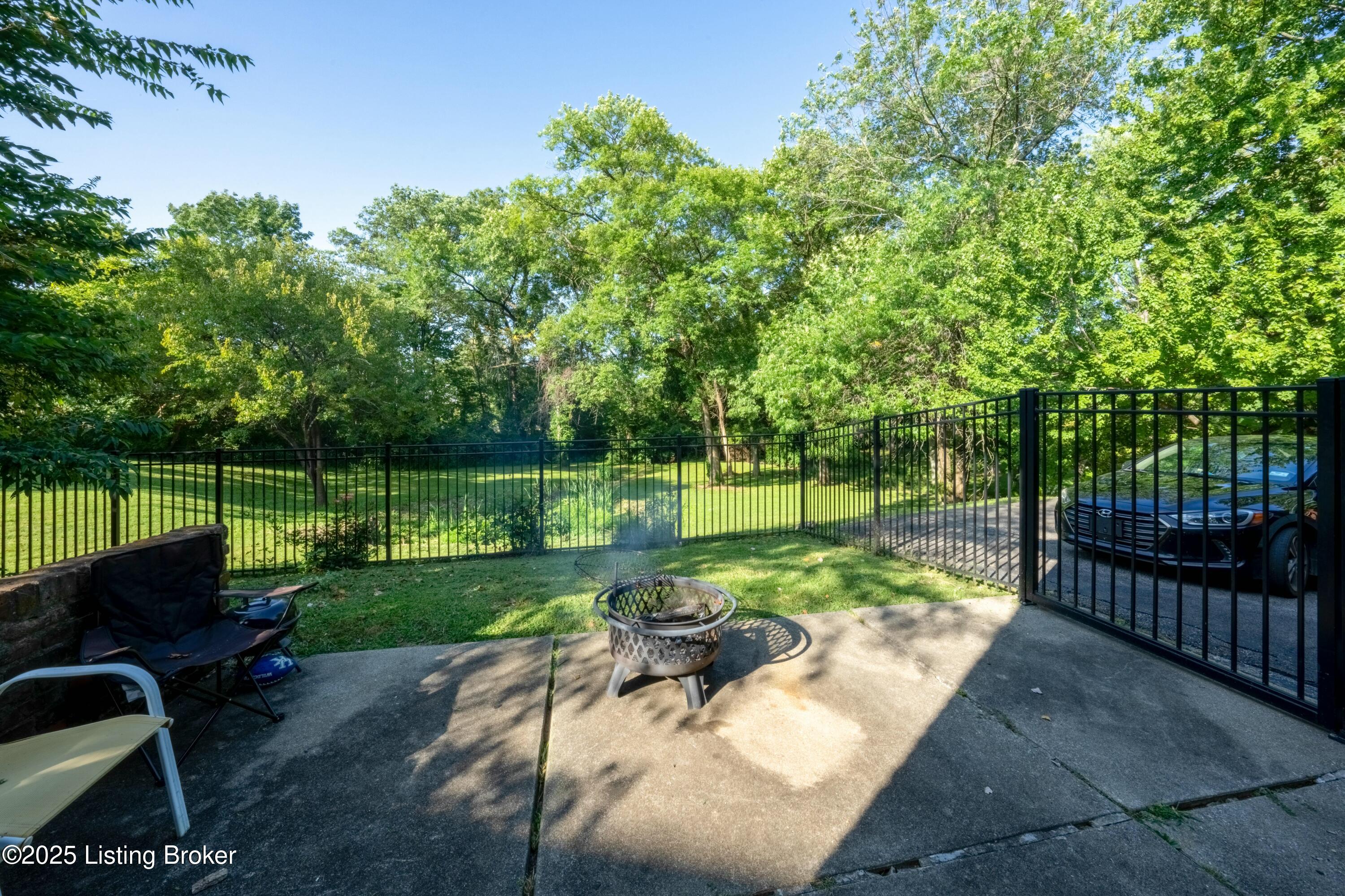 3407 Hillsboro Rd