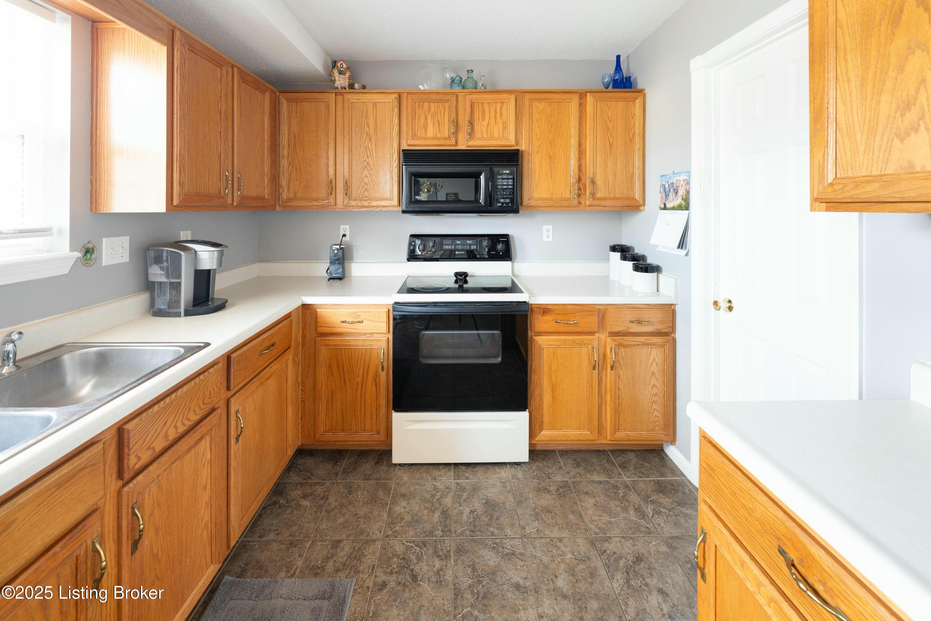 6915 Nansen Trace