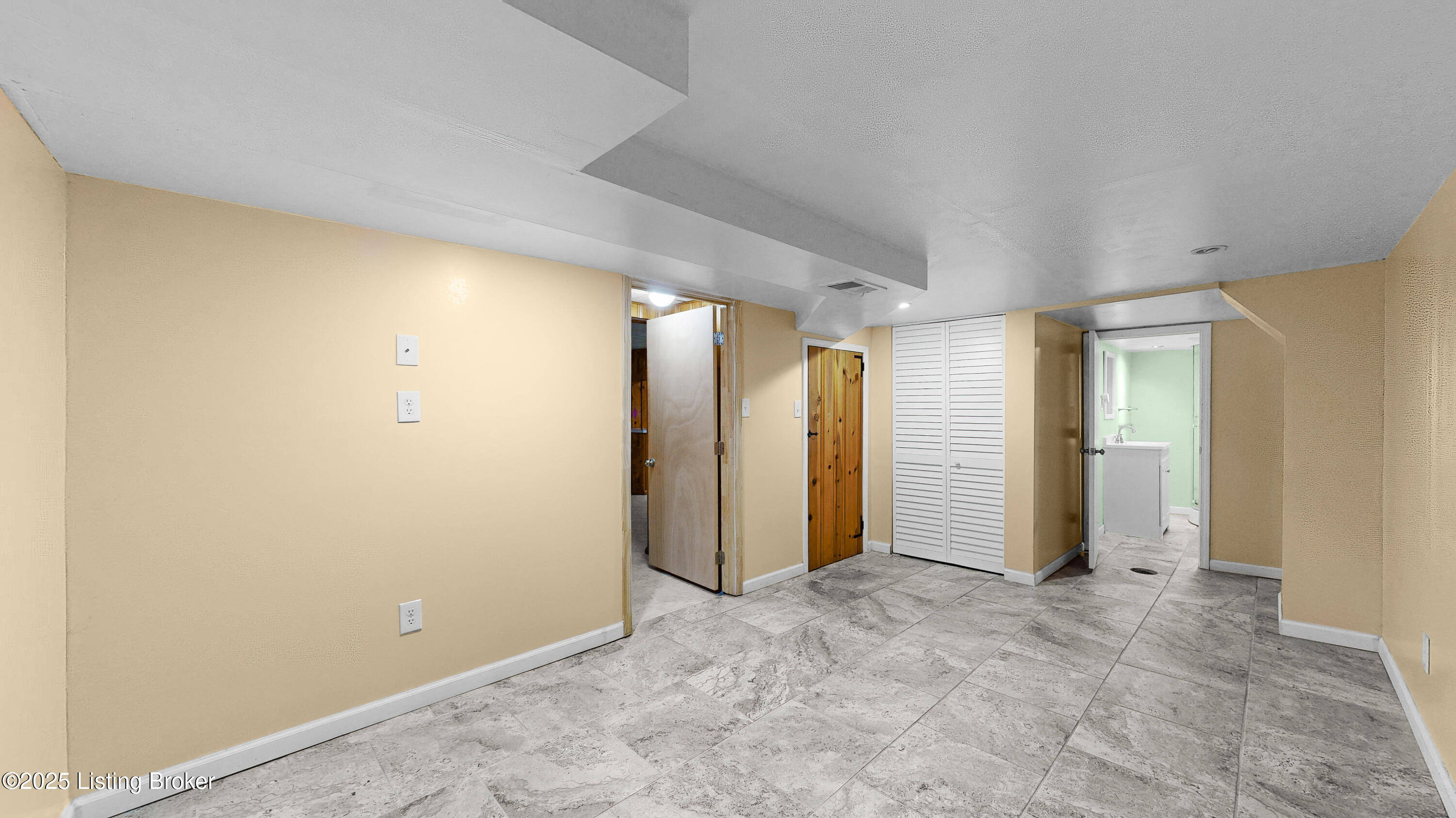 4307 Lahnna Dr