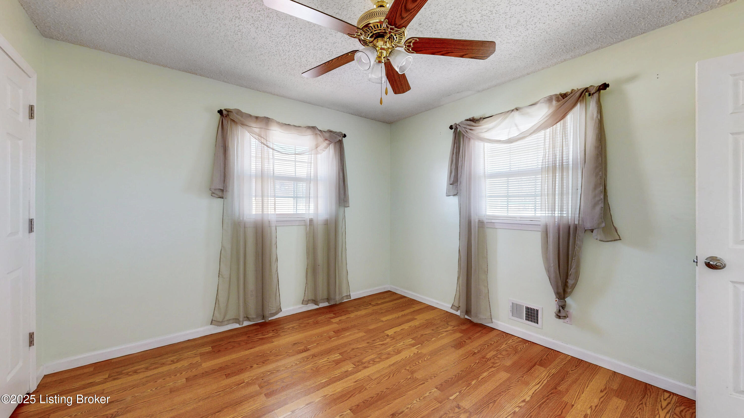 4307 Lahnna Dr