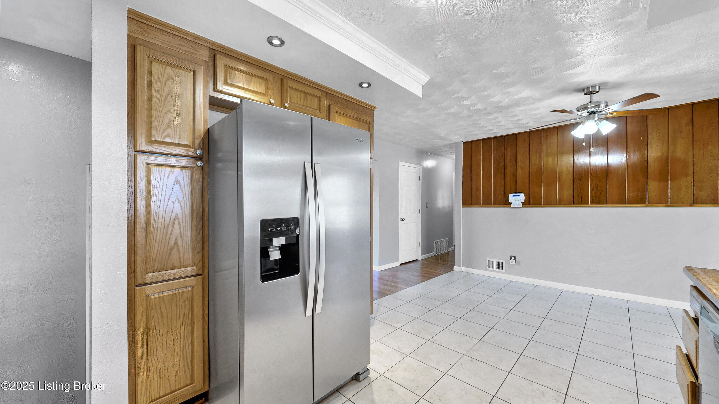 4307 Lahnna Dr