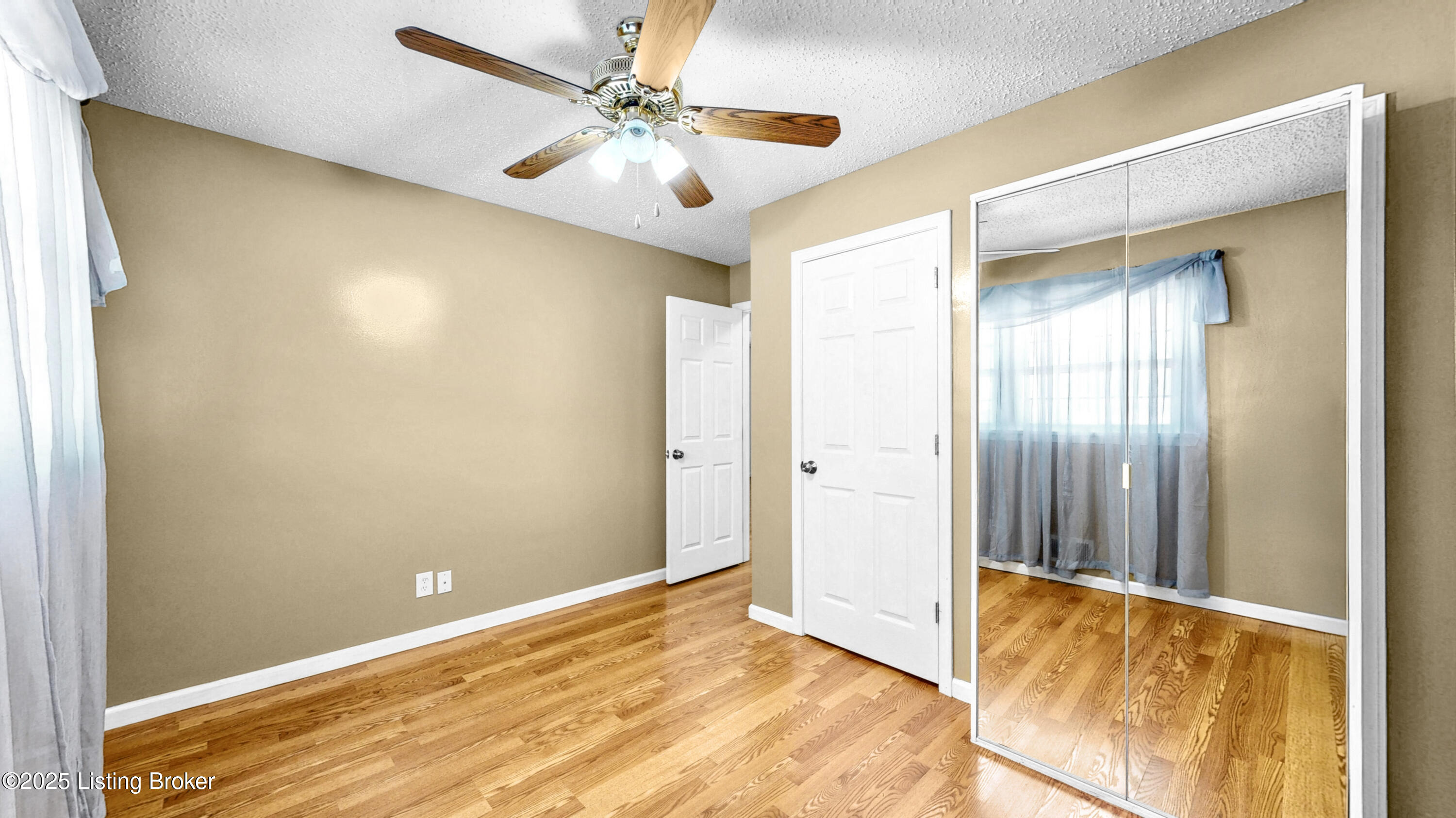 4307 Lahnna Dr