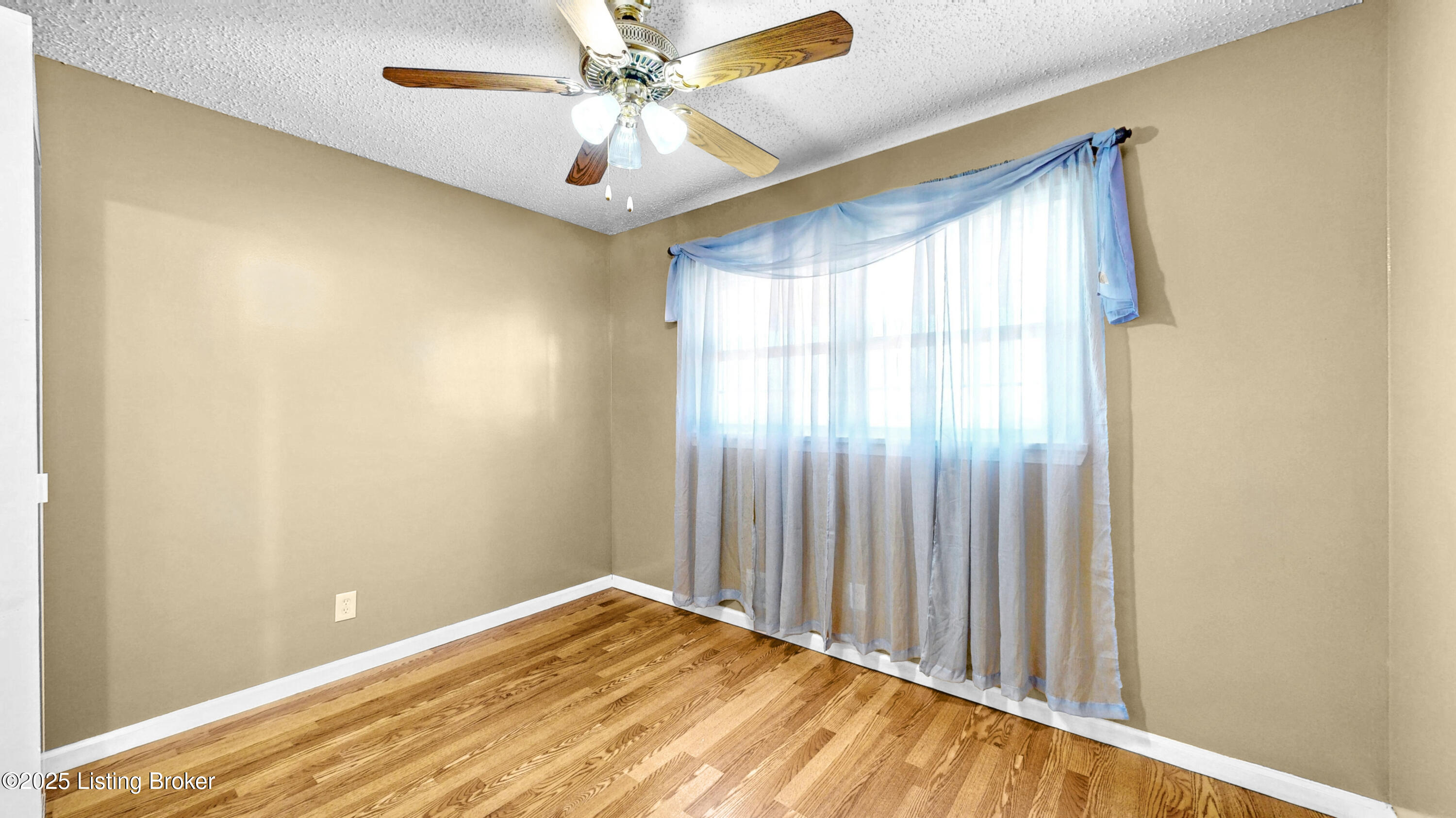4307 Lahnna Dr