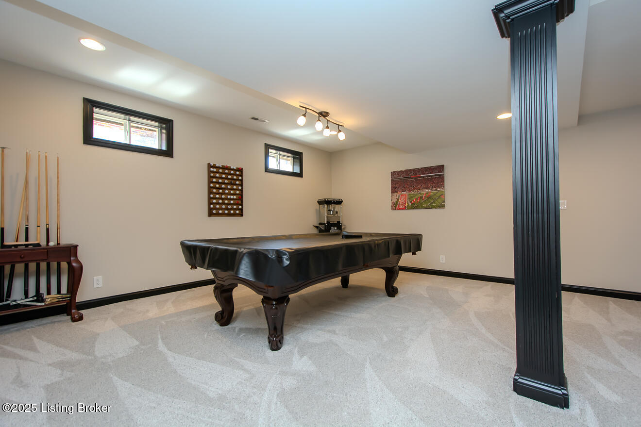15209 Chestnut Ridge Cir