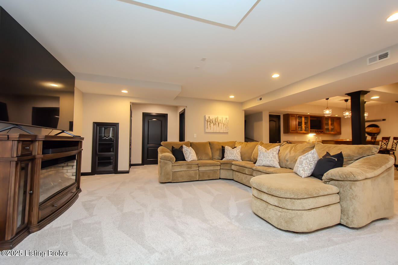 15209 Chestnut Ridge Cir