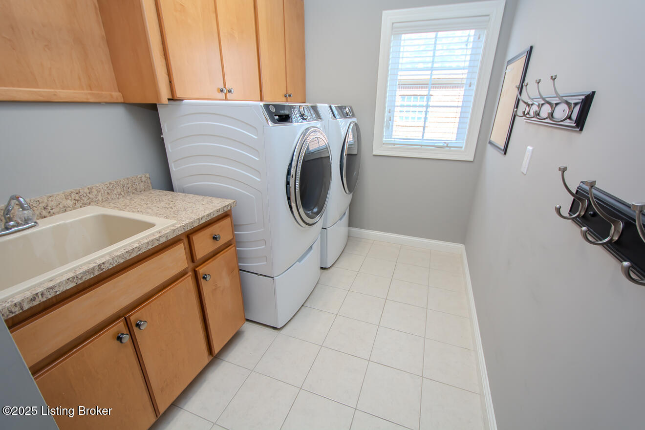 15209 Chestnut Ridge Cir
