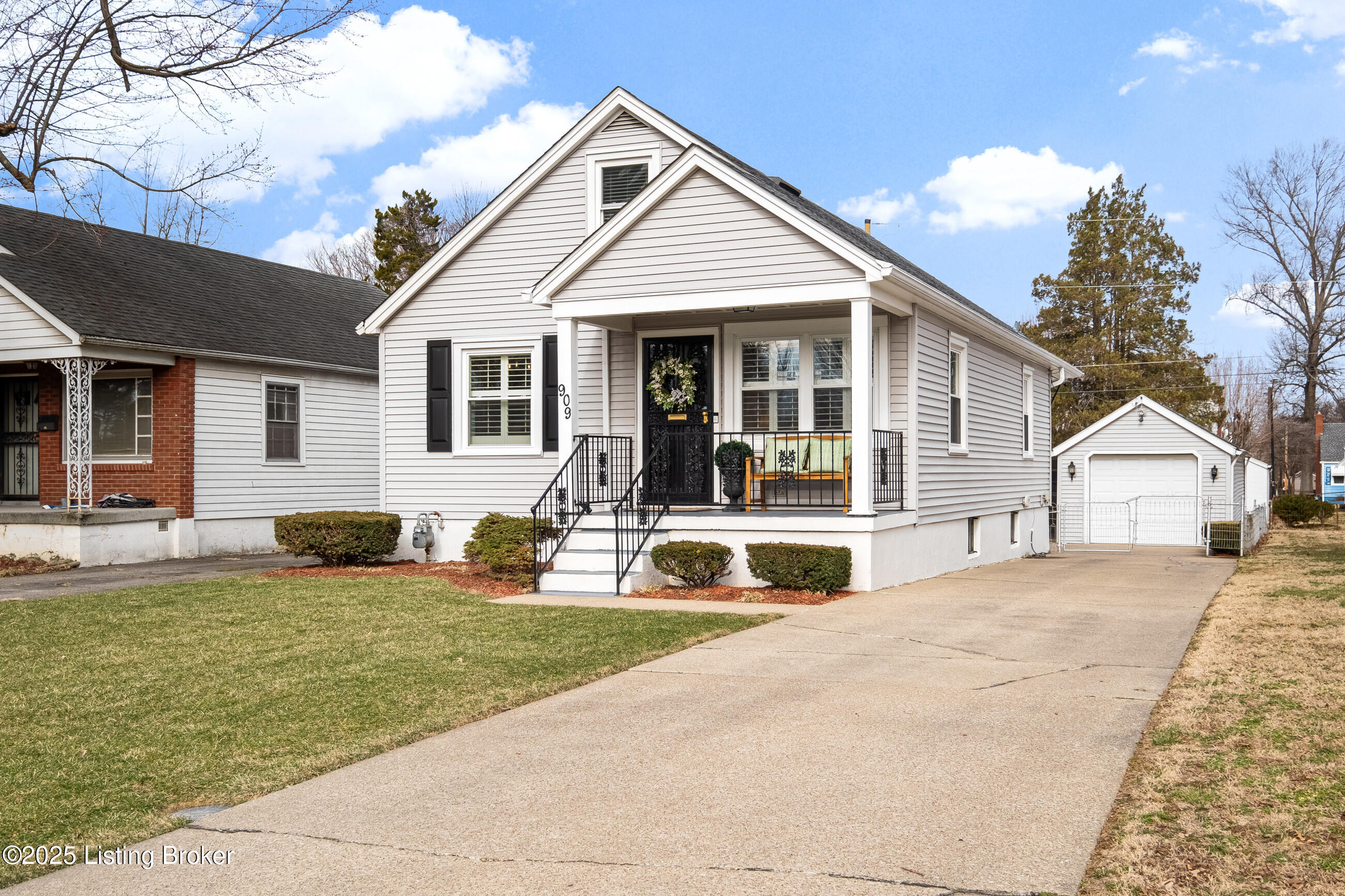909 Thruston Dr