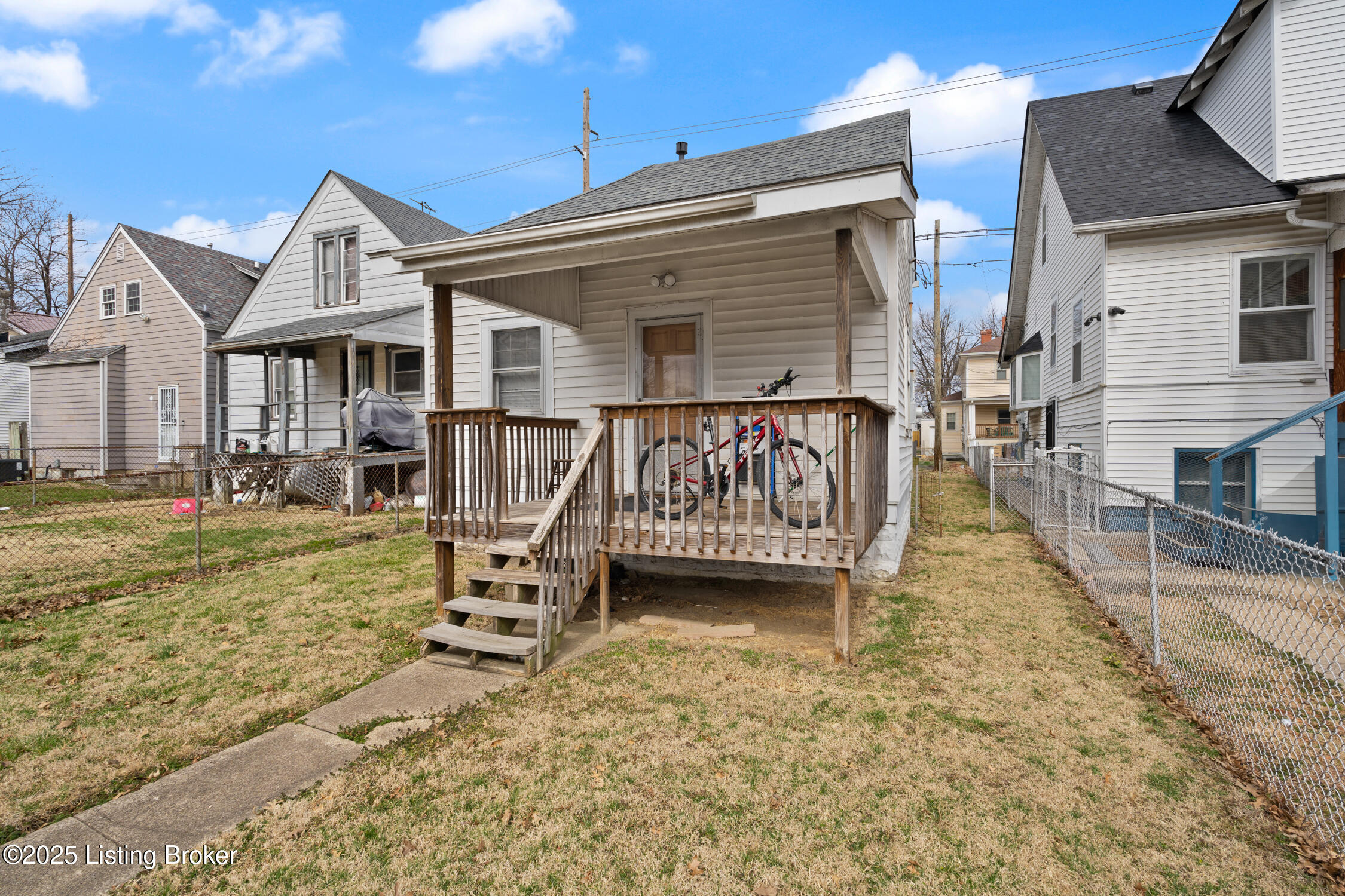 528 W Whitney Ave