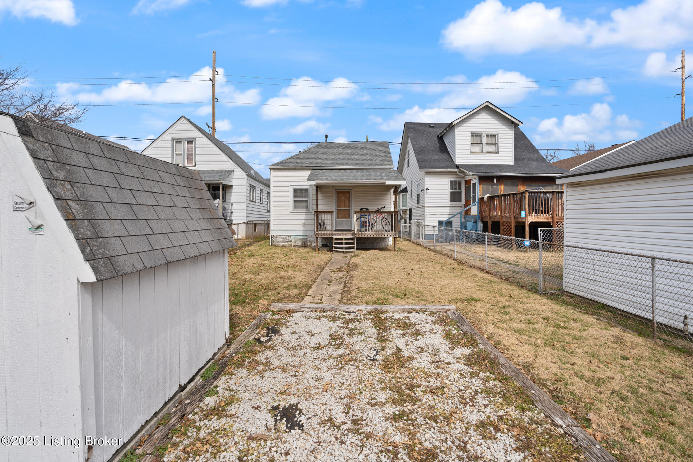 528 W Whitney Ave