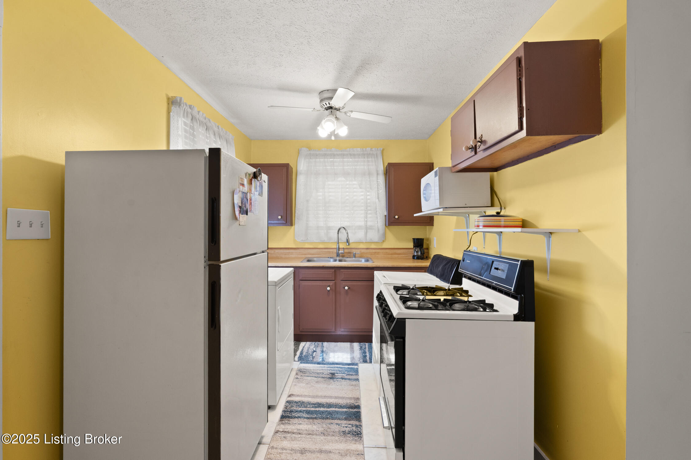 528 W Whitney Ave