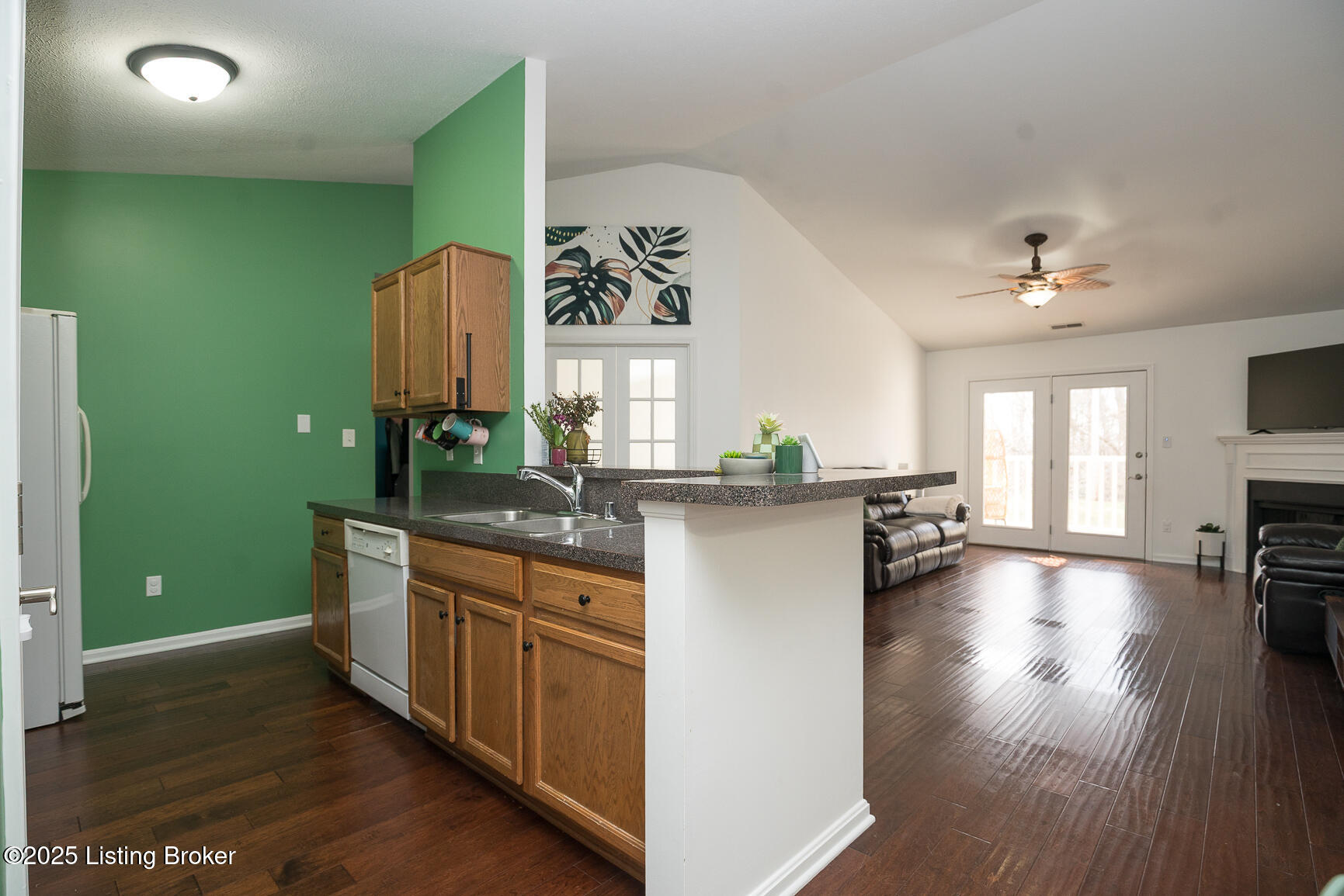 8001 Magnolia Ridge 202