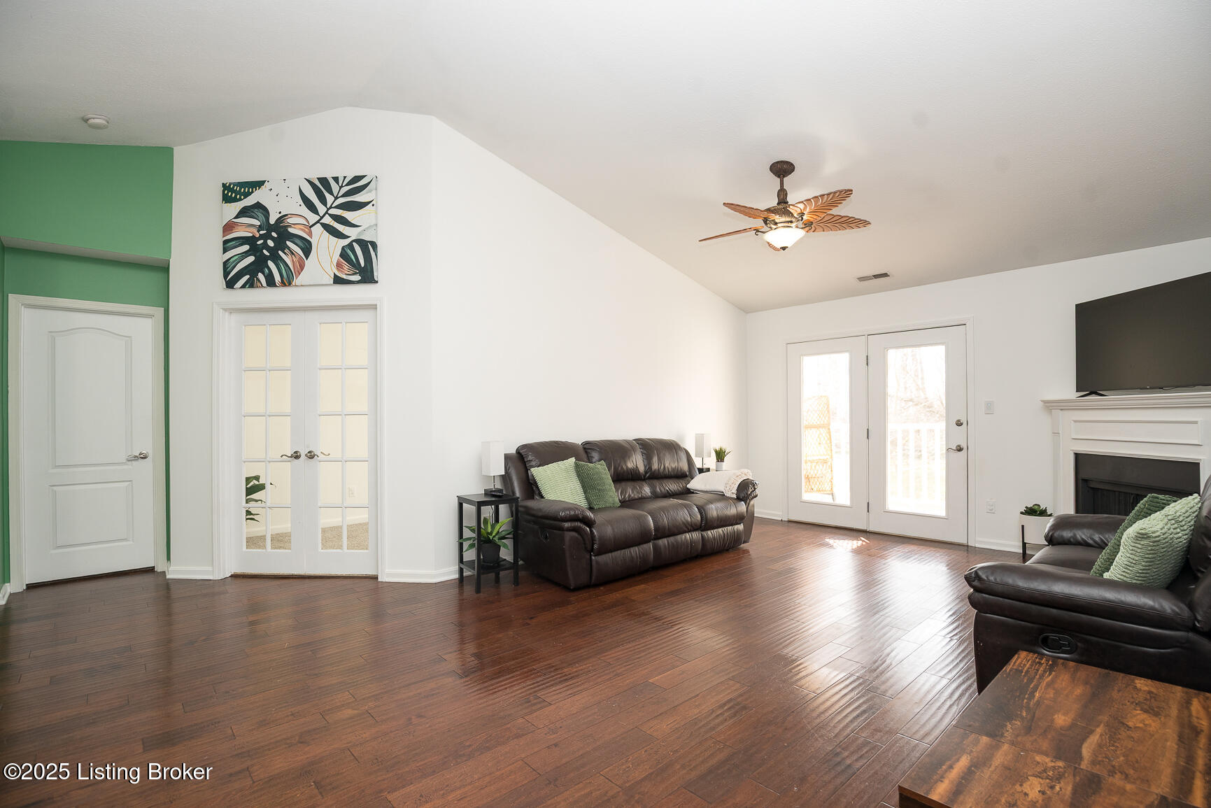 8001 Magnolia Ridge 202