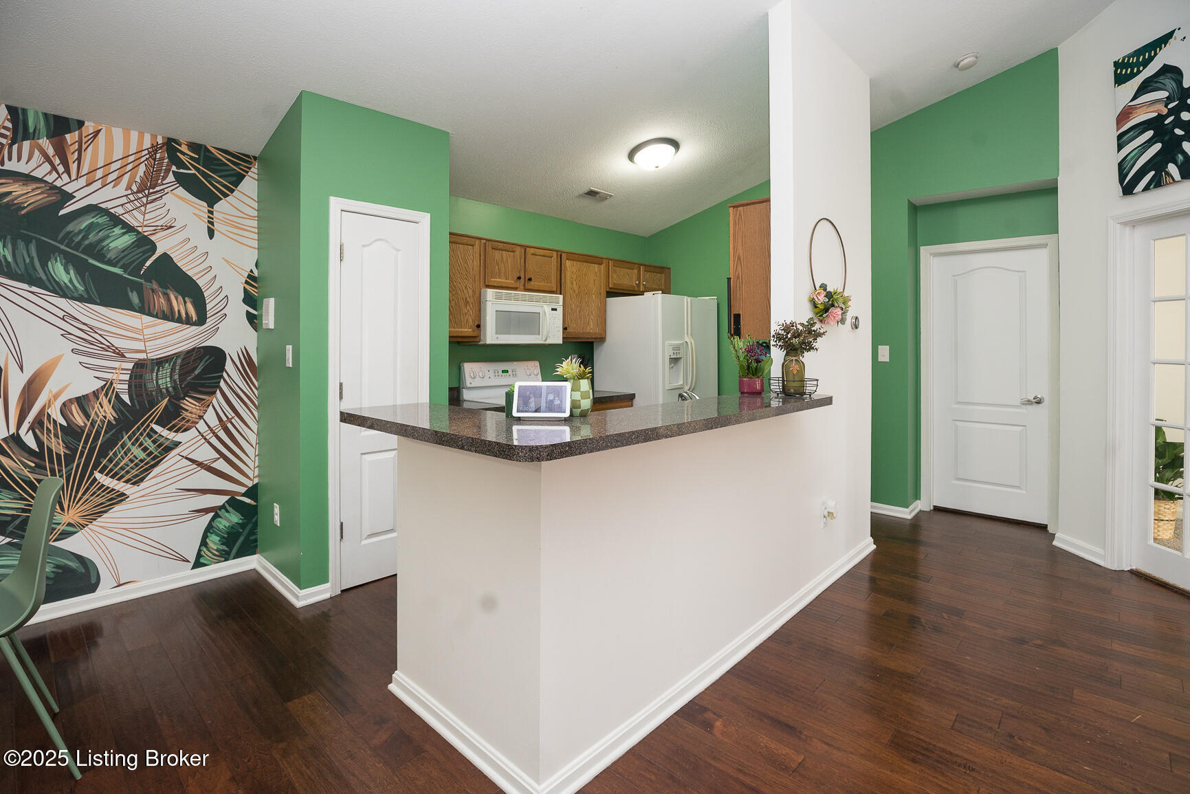 8001 Magnolia Ridge 202