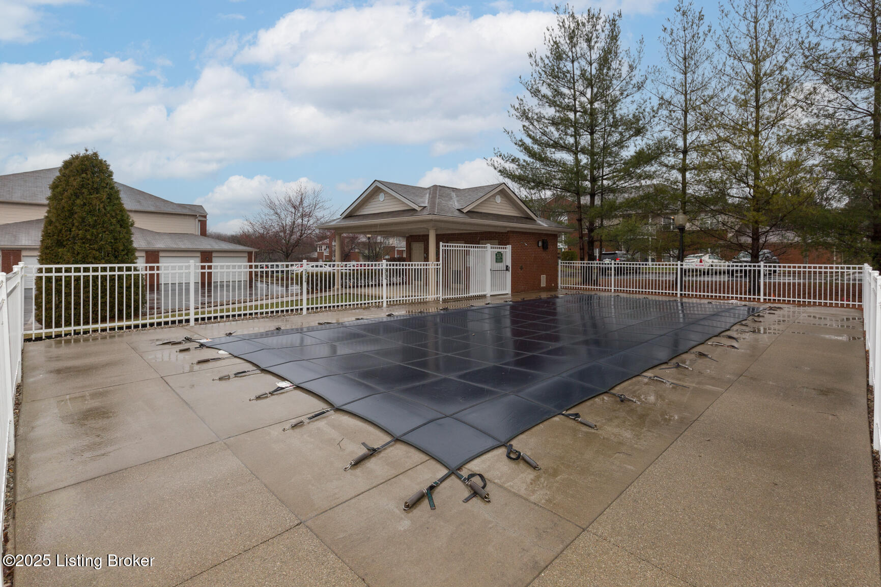 8001 Magnolia Ridge 202