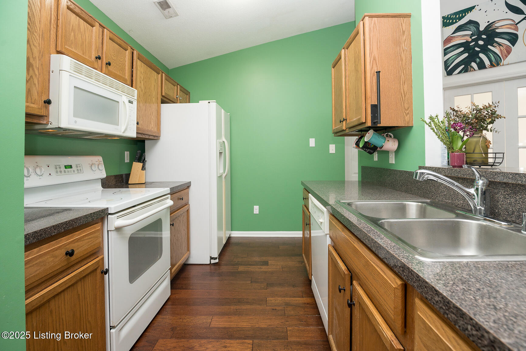 8001 Magnolia Ridge 202