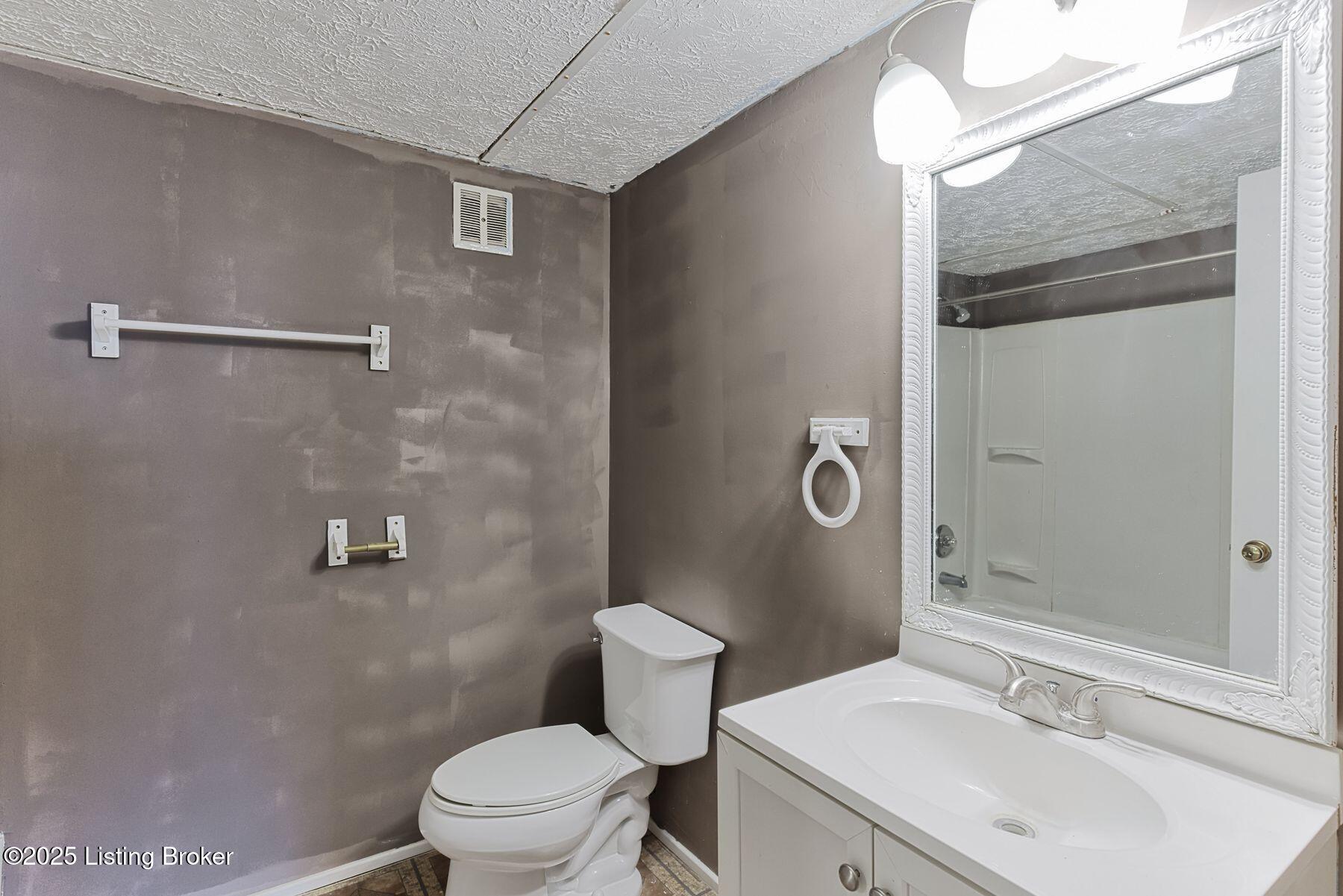 5 Dupont Way 7