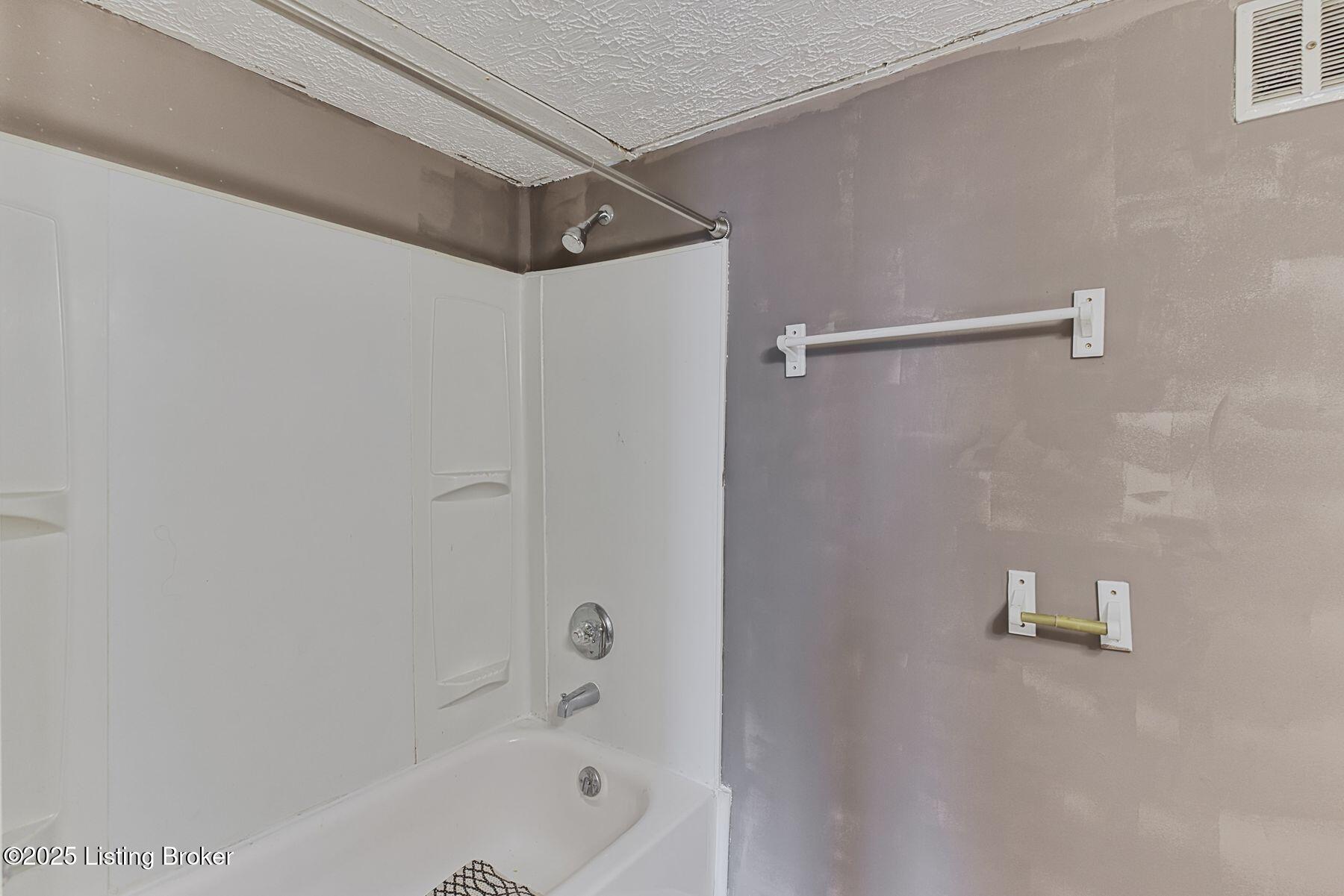 5 Dupont Way 7