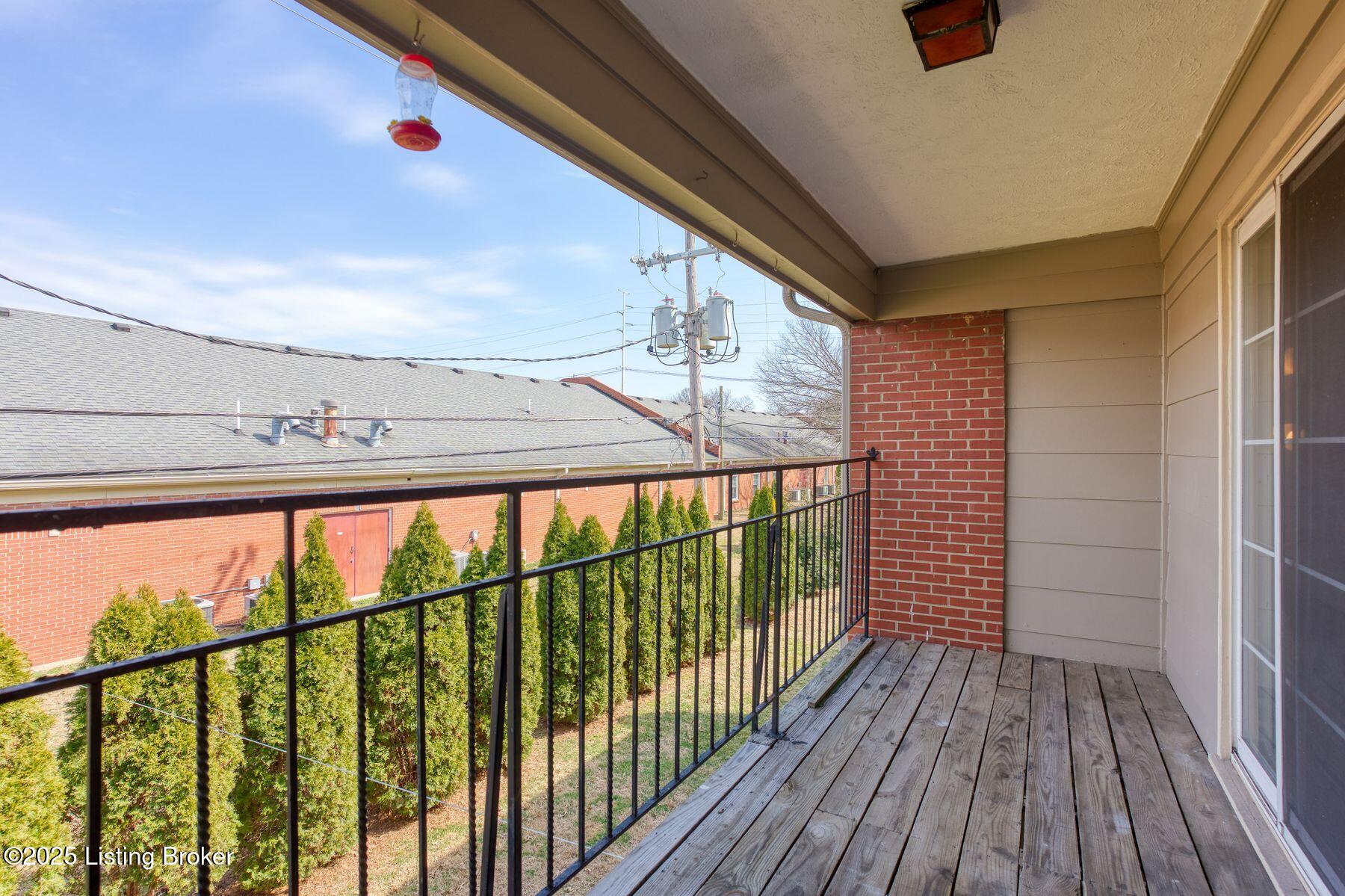 5 Dupont Way 7