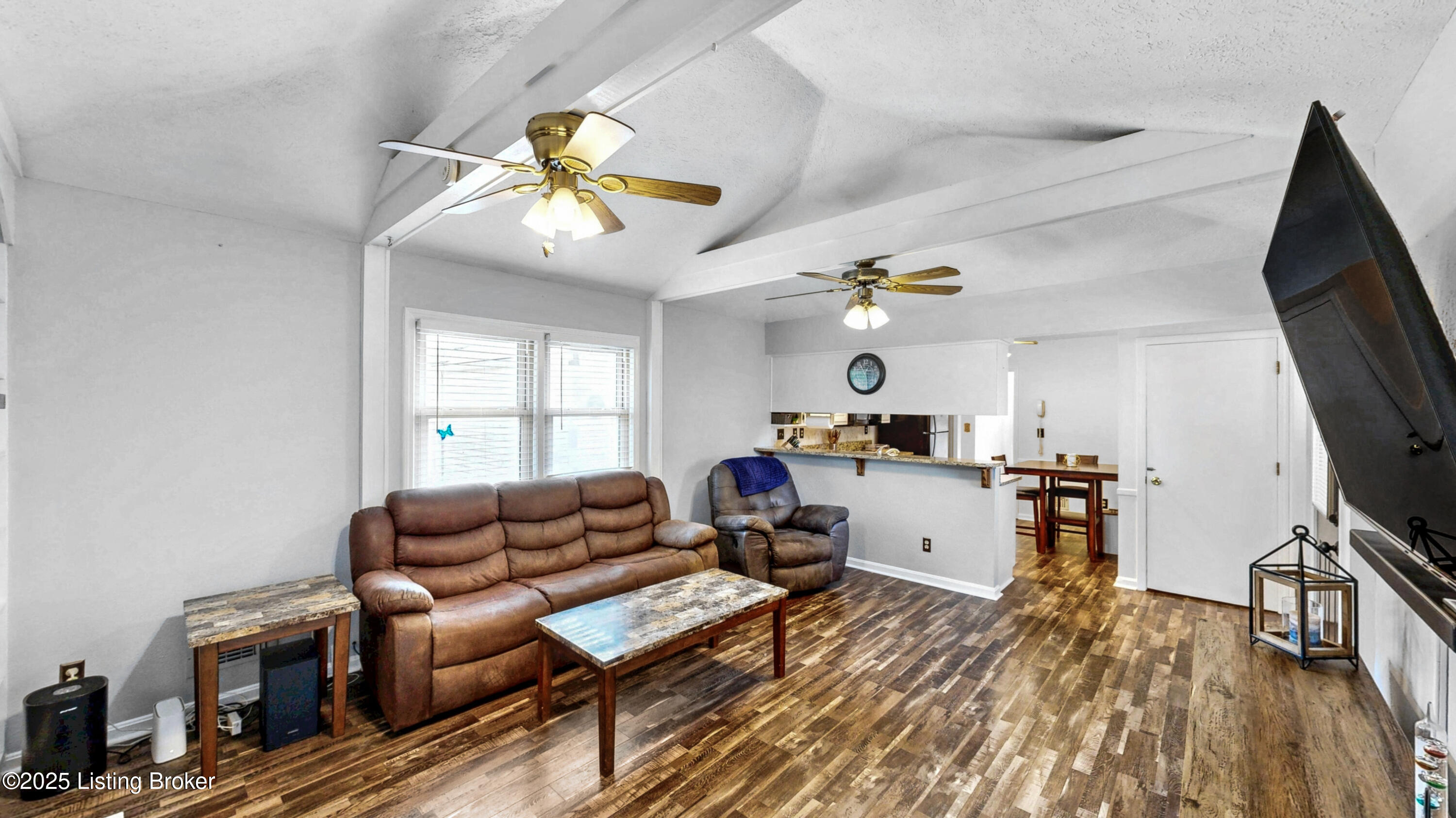 7605 Cove Dr