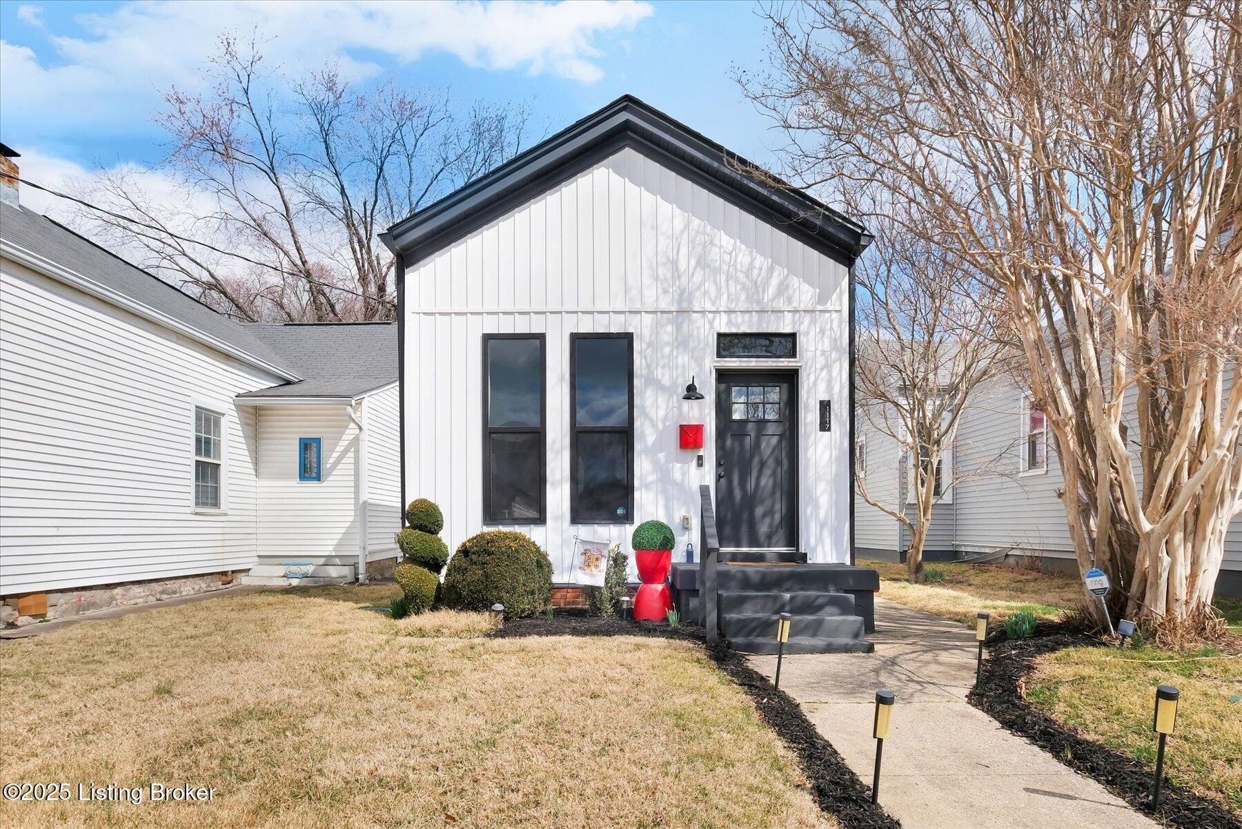 1117 Lydia St